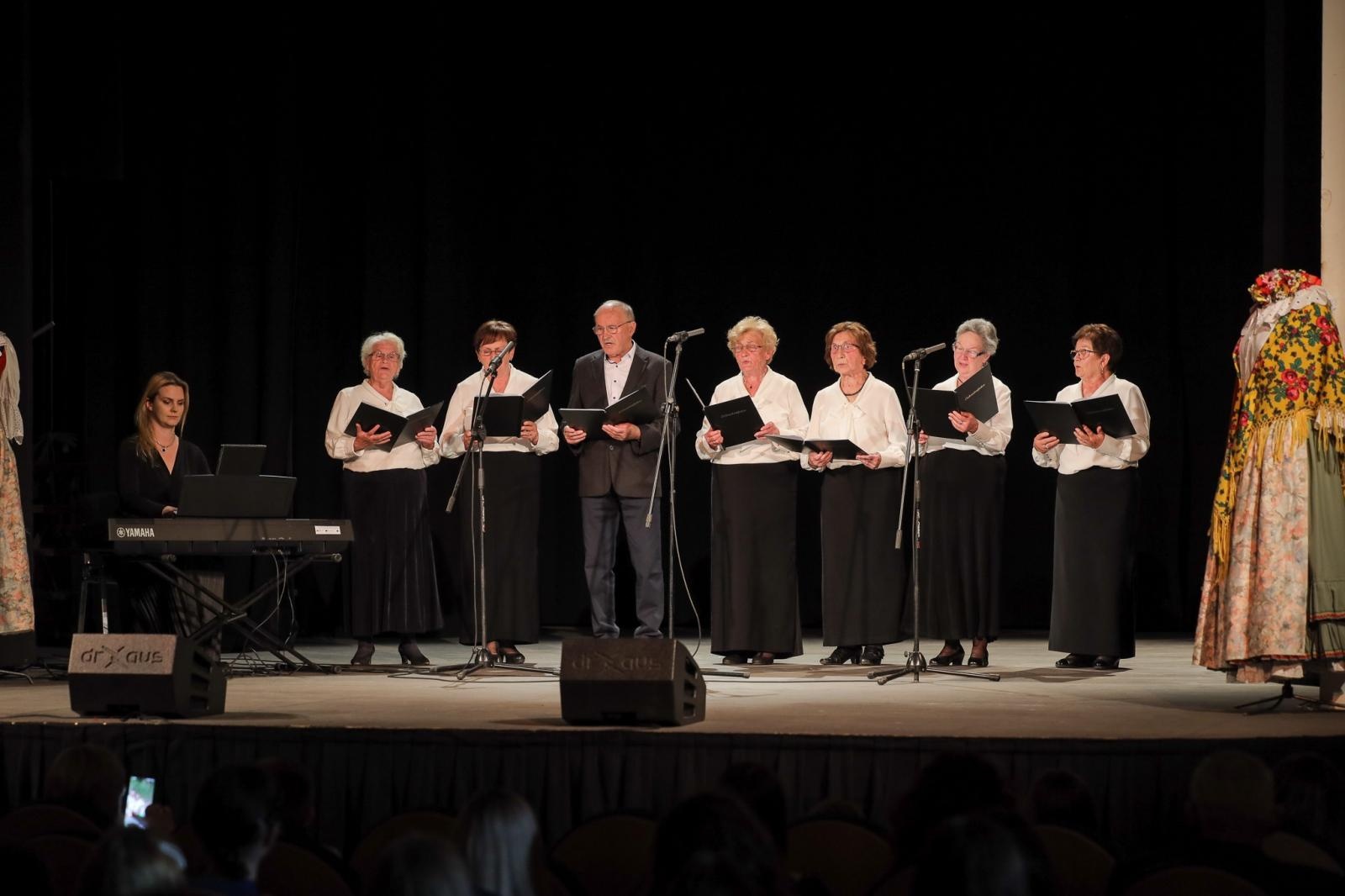 Zdjęcie w galerii na portalu naszraciborz.pl: Trojok Śląski, czyli święto śląskiej pieśni chóralnej w Raciborzu [FOTO i WIDEO] wiadomości z regionu