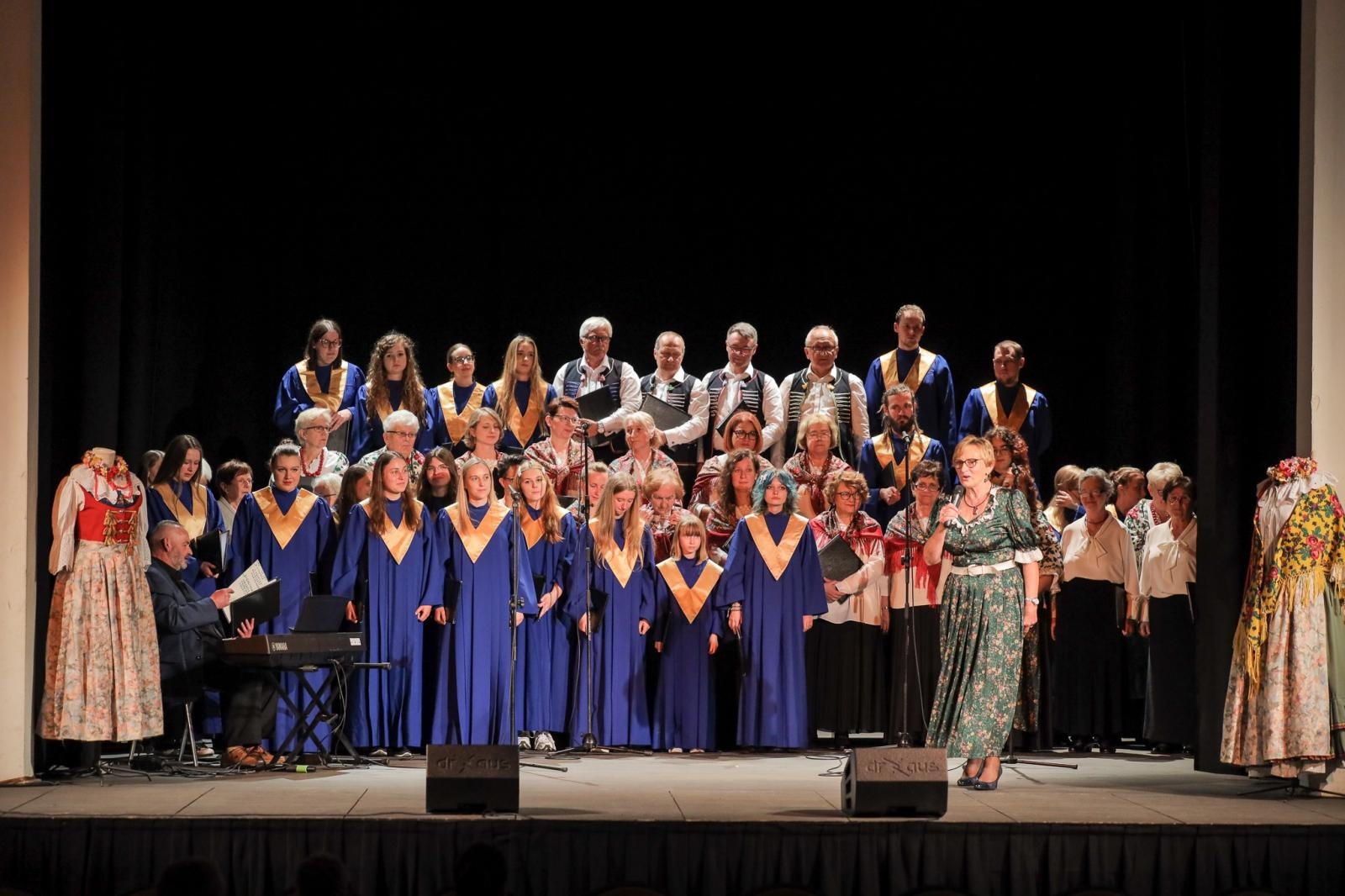 Zdjęcie w galerii na portalu naszraciborz.pl: Trojok Śląski, czyli święto śląskiej pieśni chóralnej w Raciborzu [FOTO i WIDEO] wiadomości z regionu