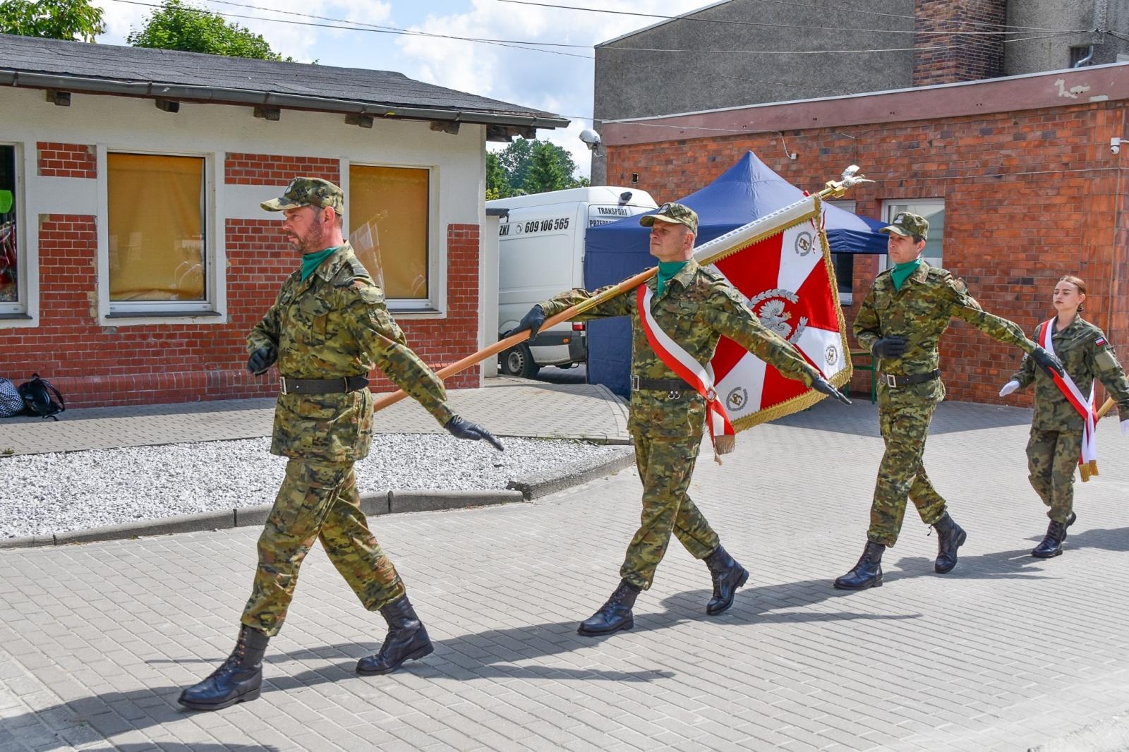 Zdjęcie w galerii na portalu naszraciborz.pl: Uczniowie ZSOMS złożyli dziś ślubowanie [FOTO i WIDEO] wiadomości z regionu