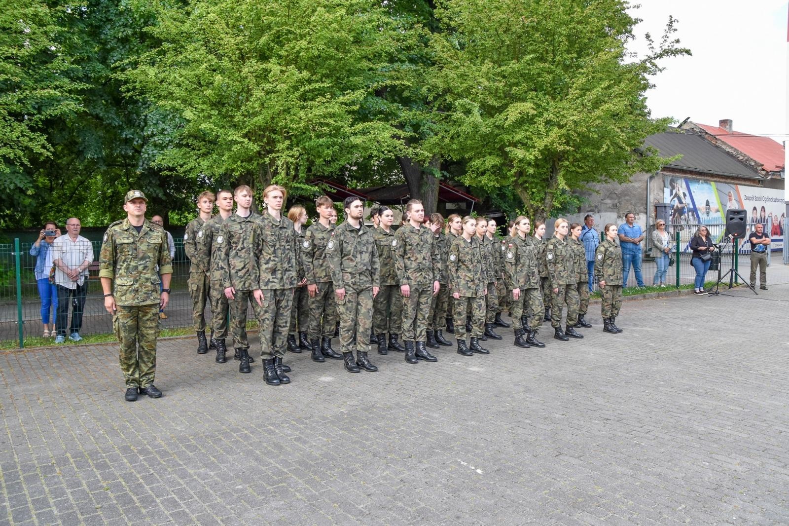 Zdjęcie w galerii na portalu naszraciborz.pl: Uczniowie ZSOMS złożyli dziś ślubowanie [FOTO i WIDEO] wiadomości z regionu