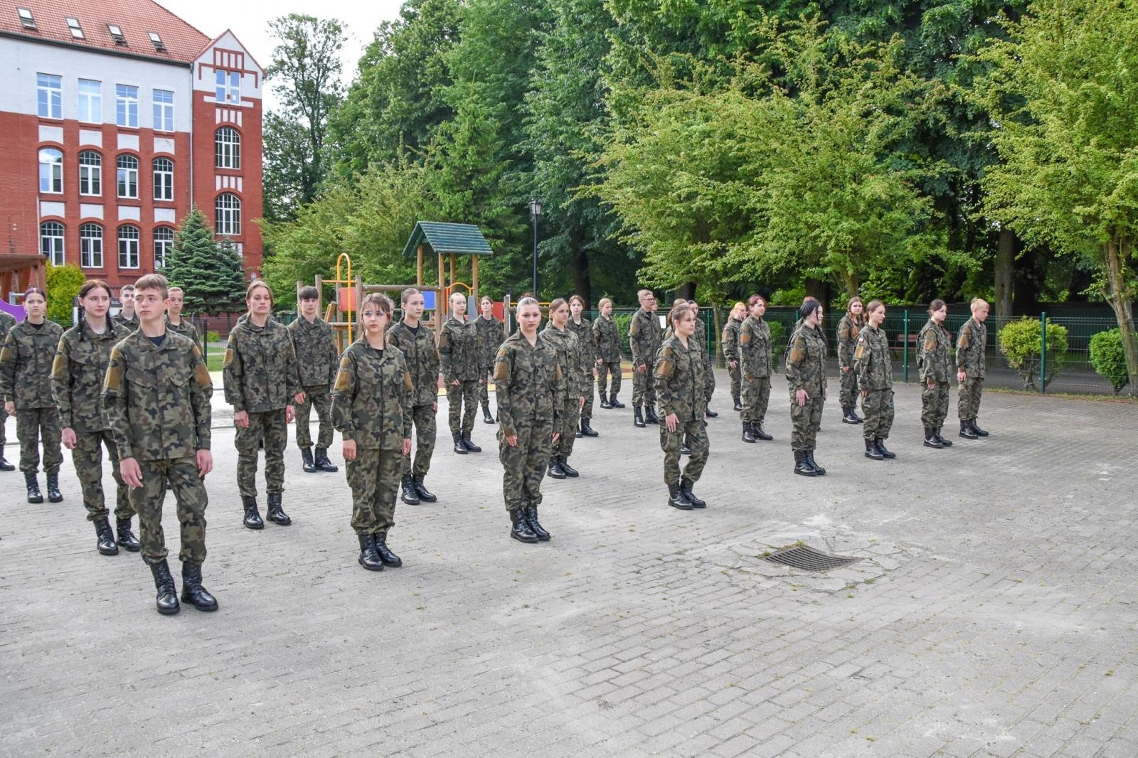 Zdjęcie w galerii na portalu naszraciborz.pl: Uczniowie ZSOMS złożyli dziś ślubowanie [FOTO i WIDEO] wiadomości z regionu
