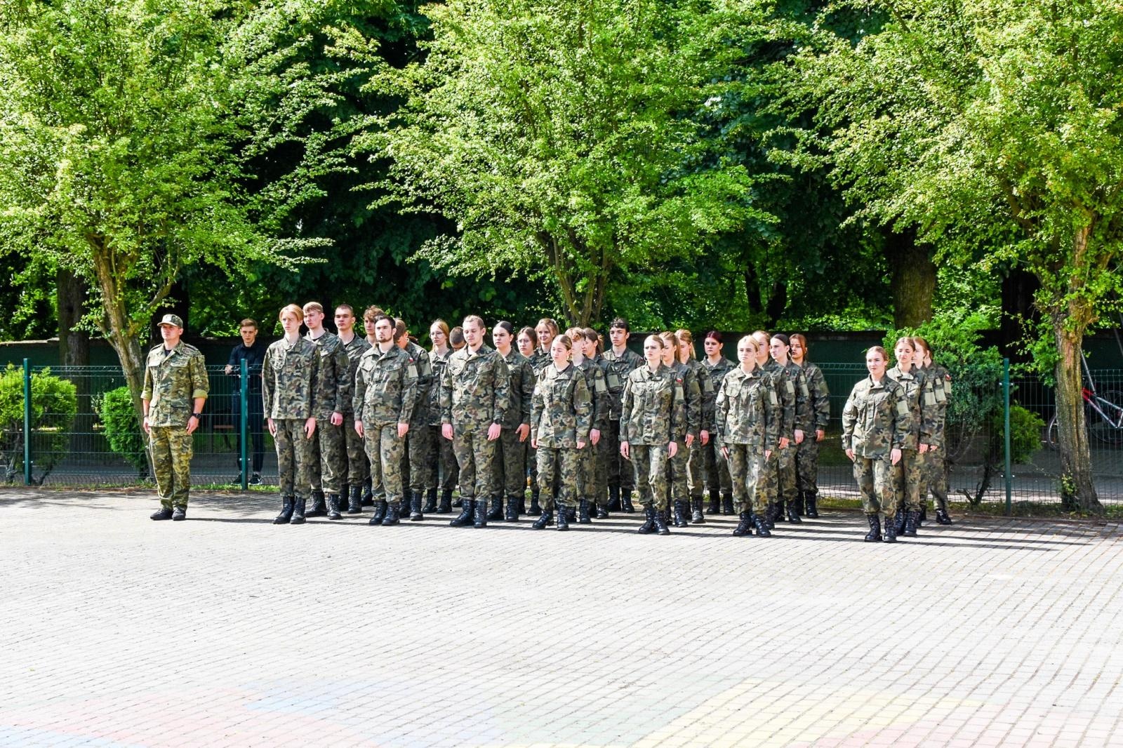 Zdjęcie w galerii na portalu naszraciborz.pl: Uczniowie ZSOMS złożyli dziś ślubowanie [FOTO i WIDEO] wiadomości z regionu