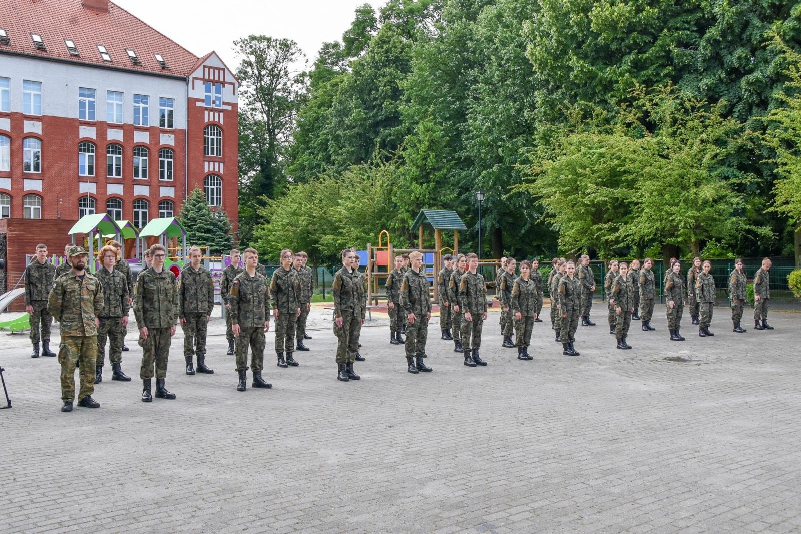 Zdjęcie w galerii na portalu naszraciborz.pl: Uczniowie ZSOMS złożyli dziś ślubowanie [FOTO i WIDEO] wiadomości z regionu