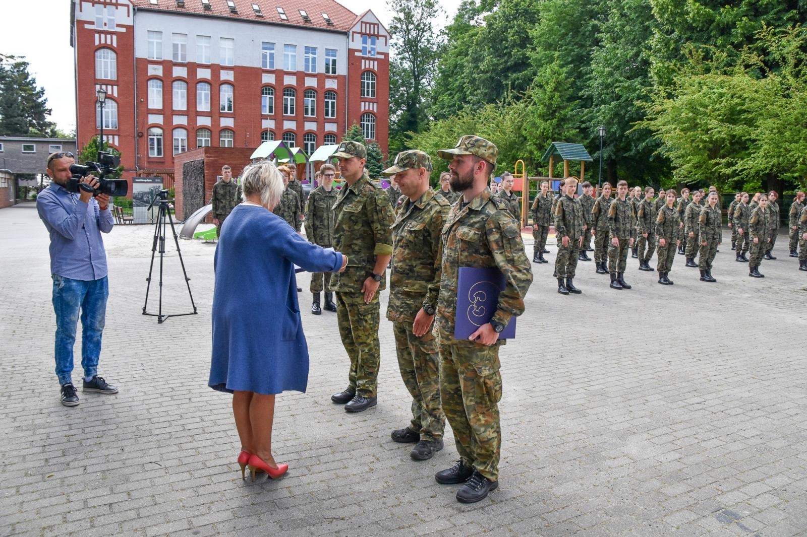 Zdjęcie w galerii na portalu naszraciborz.pl: Uczniowie ZSOMS złożyli dziś ślubowanie [FOTO i WIDEO] wiadomości z regionu