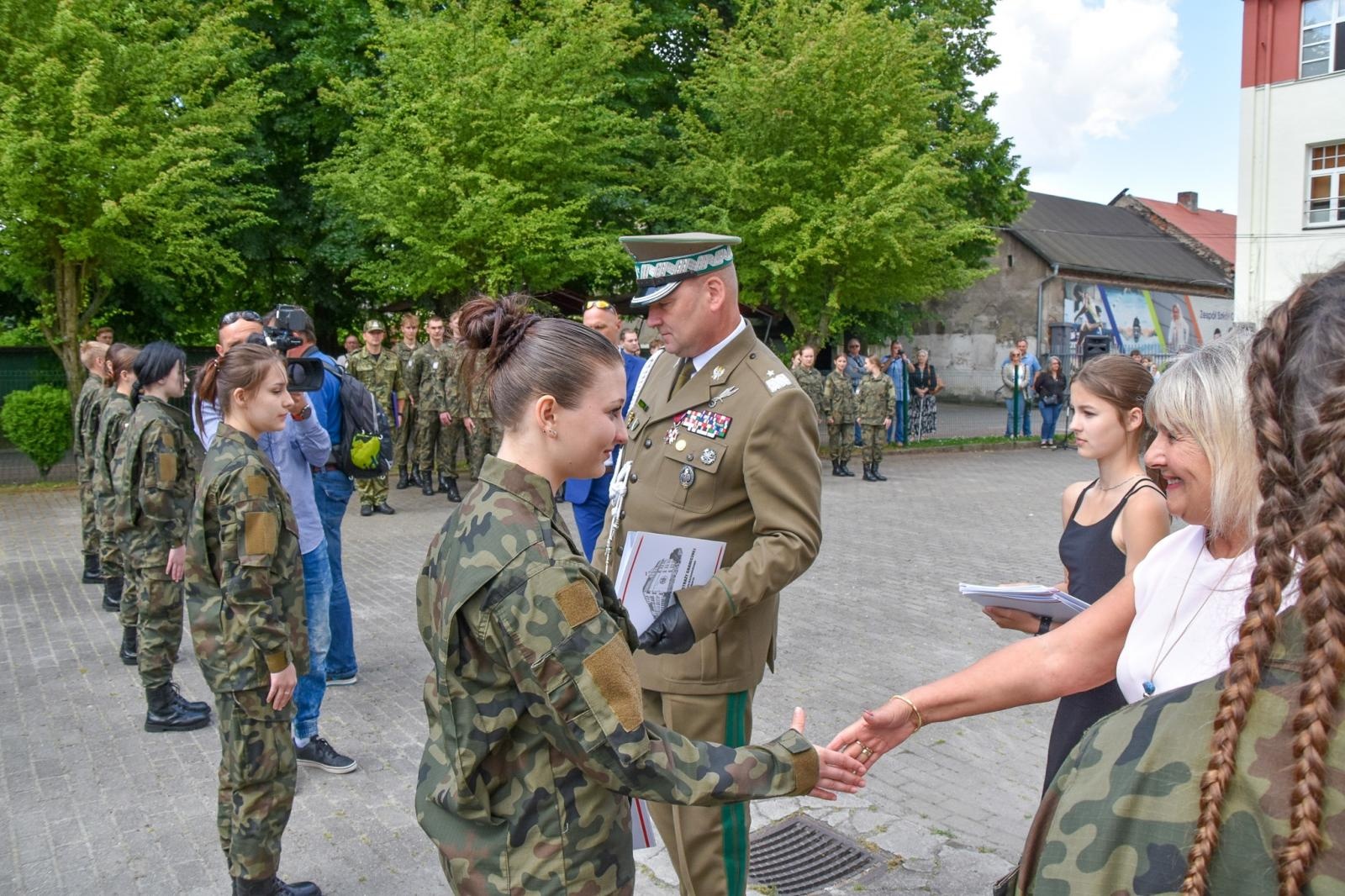 Zdjęcie w galerii na portalu naszraciborz.pl: Uczniowie ZSOMS złożyli dziś ślubowanie [FOTO i WIDEO] wiadomości z regionu