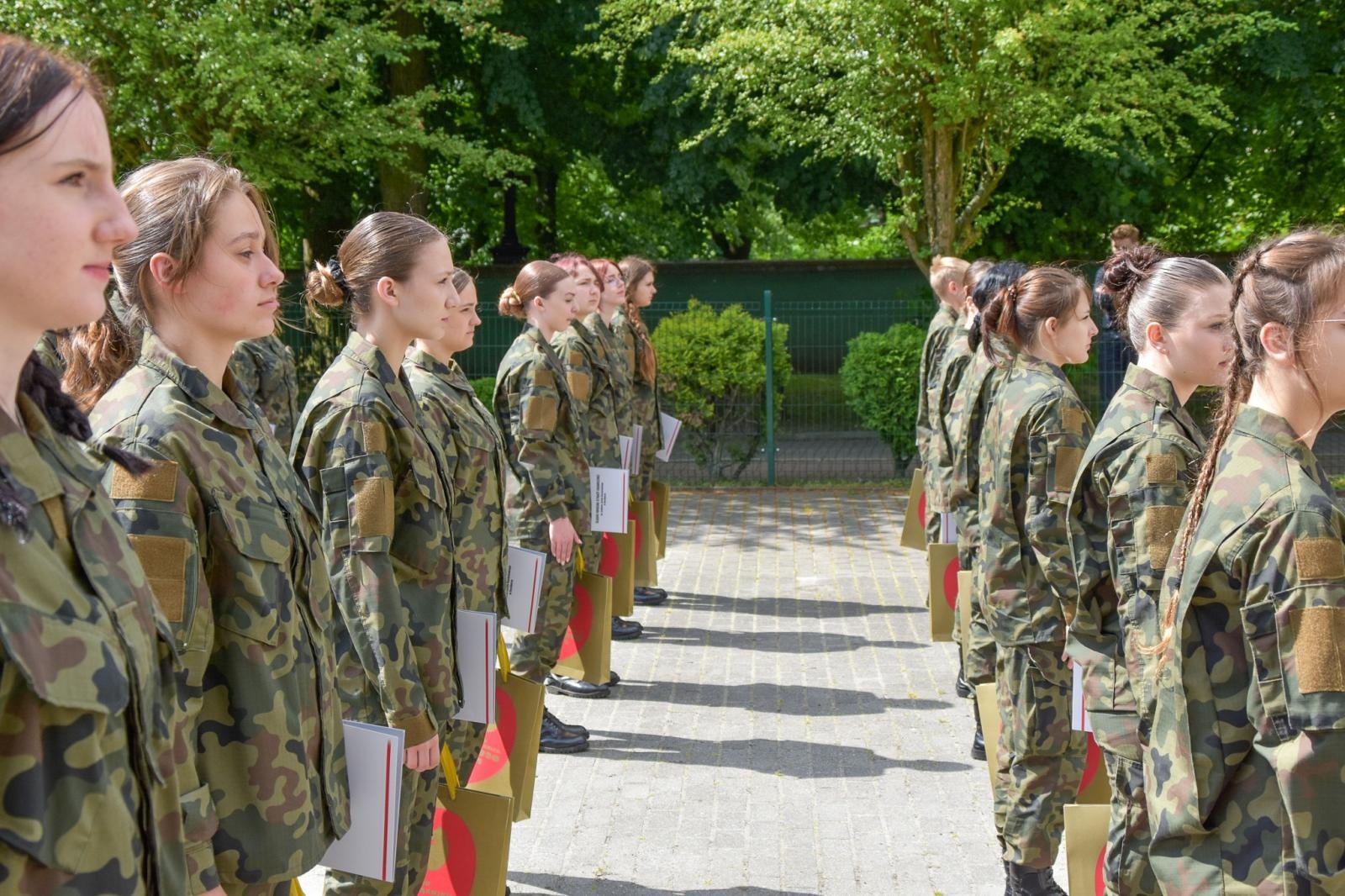 Zdjęcie w galerii na portalu naszraciborz.pl: Uczniowie ZSOMS złożyli dziś ślubowanie [FOTO i WIDEO] wiadomości z regionu
