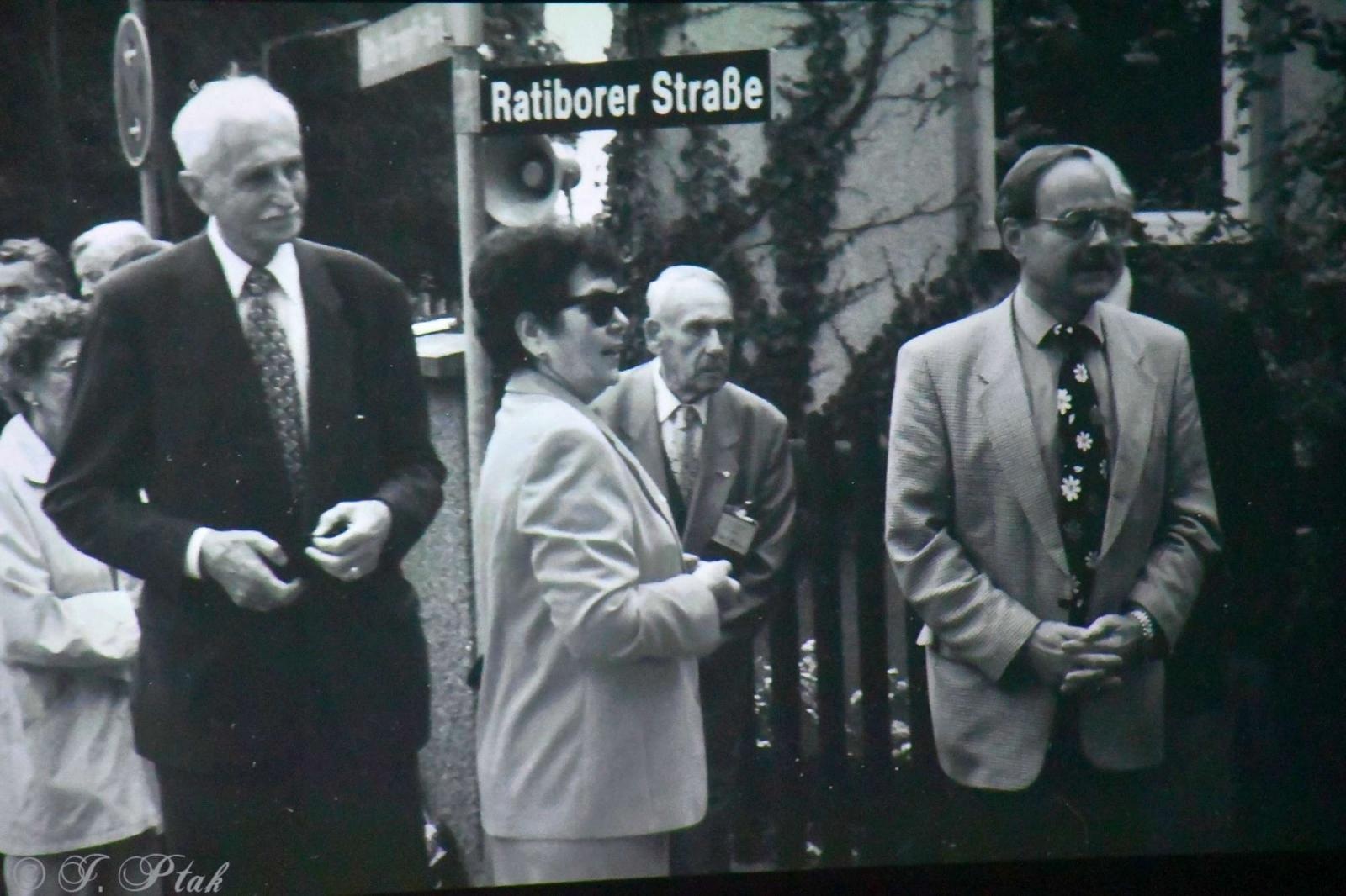 Zdjęcie w galerii na portalu naszraciborz.pl: Zapomniany wygnaniec i turbopolacy. Nowy film Adriana Szczypińskiego po kinowej premierze wiadomości z regionu