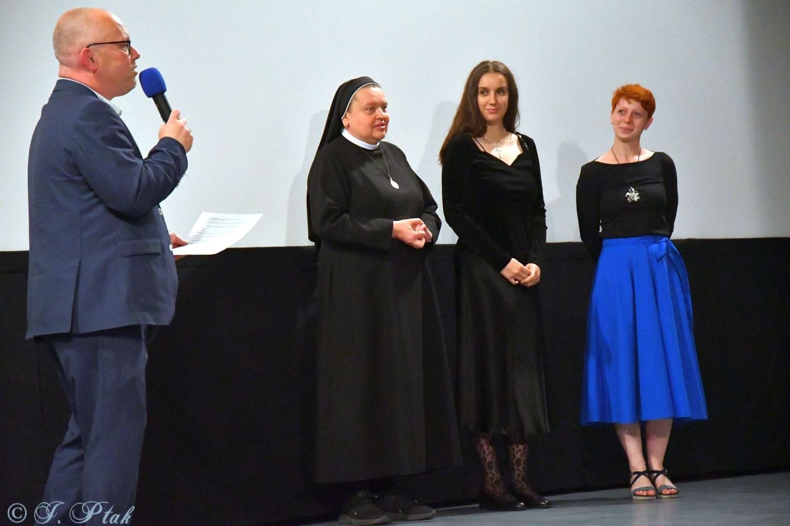 Zdjęcie w galerii na portalu naszraciborz.pl: Zapomniany wygnaniec i turbopolacy. Nowy film Adriana Szczypińskiego po kinowej premierze wiadomości z regionu