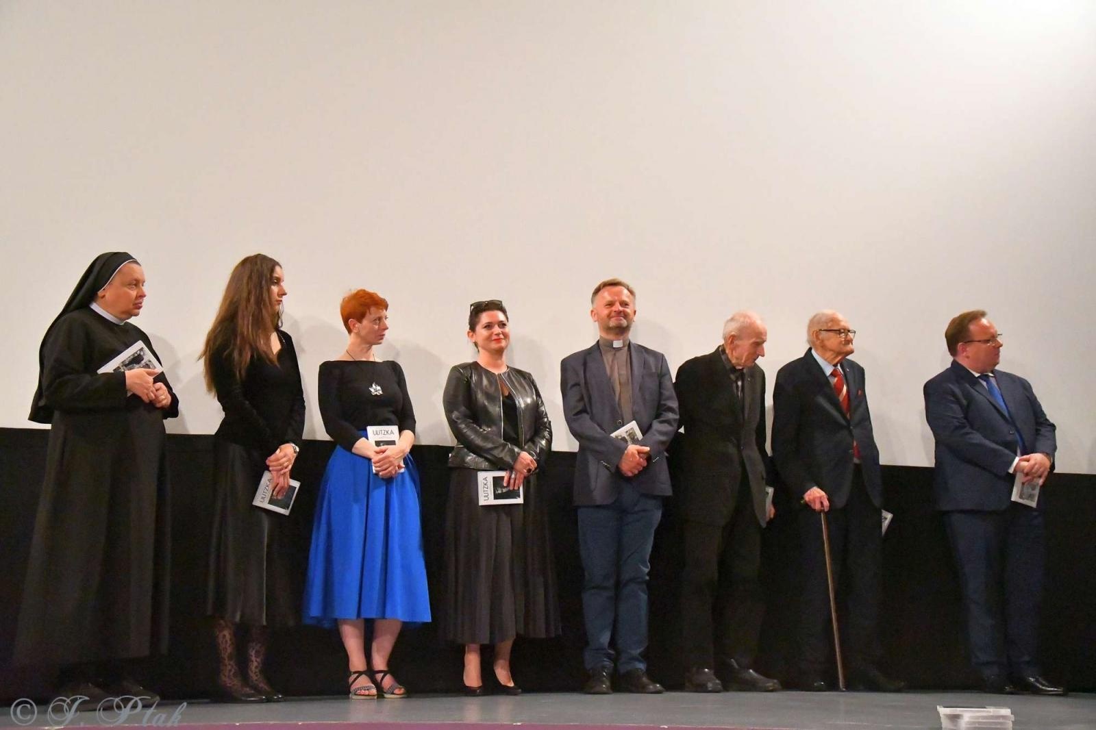 Zdjęcie w galerii na portalu naszraciborz.pl: Zapomniany wygnaniec i turbopolacy. Nowy film Adriana Szczypińskiego po kinowej premierze wiadomości z regionu