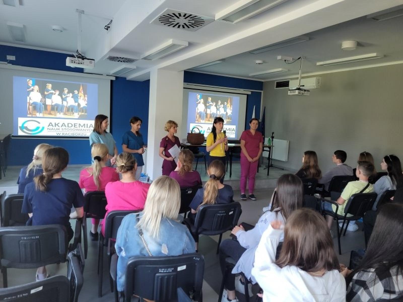 Zdjęcie w galerii na portalu naszraciborz.pl: Dzieci ukraińskich żołnierzy z partnerskiej Tyśmienicy wypoczywały w Raciborzu wiadomości z regionu