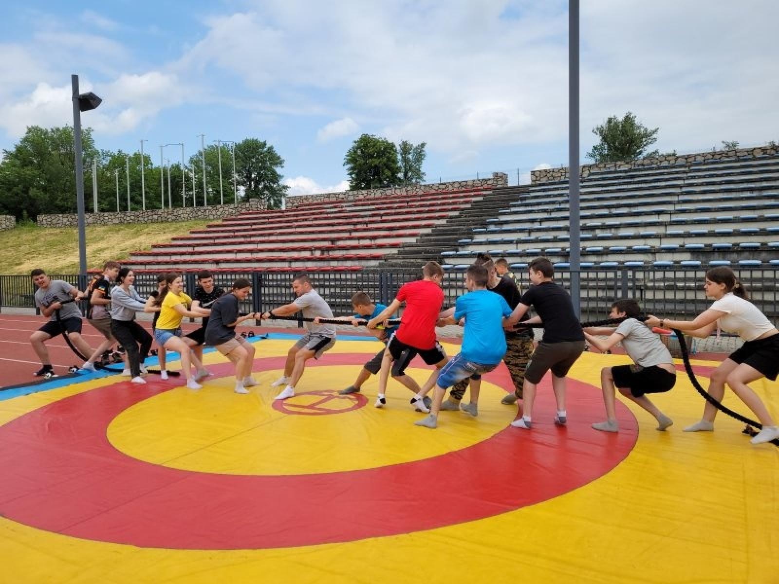 Zdjęcie w galerii na portalu naszraciborz.pl: Dzieci ukraińskich żołnierzy z partnerskiej Tyśmienicy wypoczywały w Raciborzu wiadomości z regionu