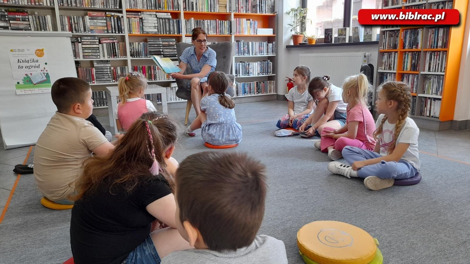 Zdjęcie w galerii na portalu naszraciborz.pl: Ogólnopolski Tydzień Czytania Dzieciom w raciborskiej bibliotece wiadomości z regionu