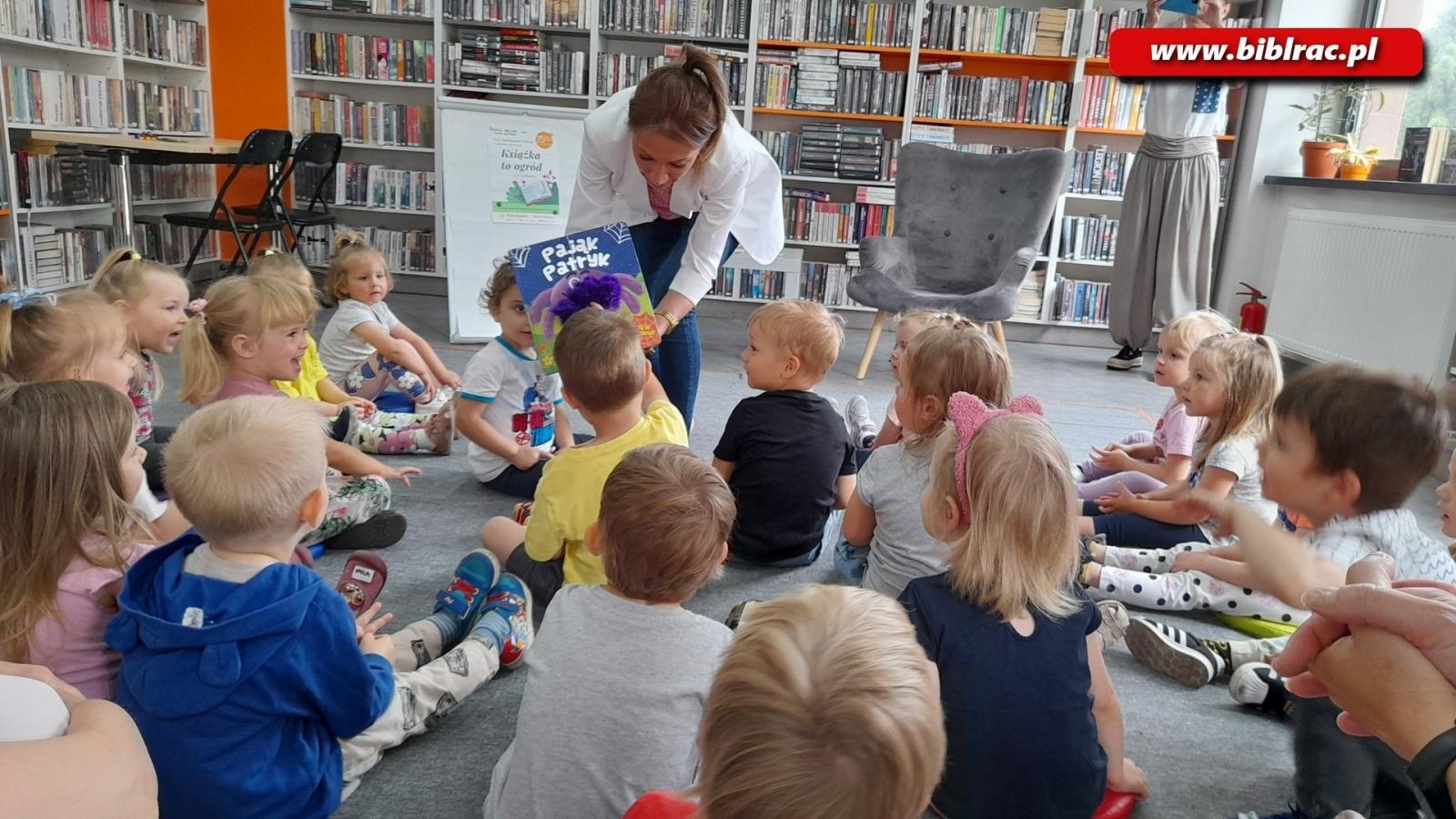 Zdjęcie w galerii na portalu naszraciborz.pl: Ogólnopolski Tydzień Czytania Dzieciom w raciborskiej bibliotece wiadomości z regionu