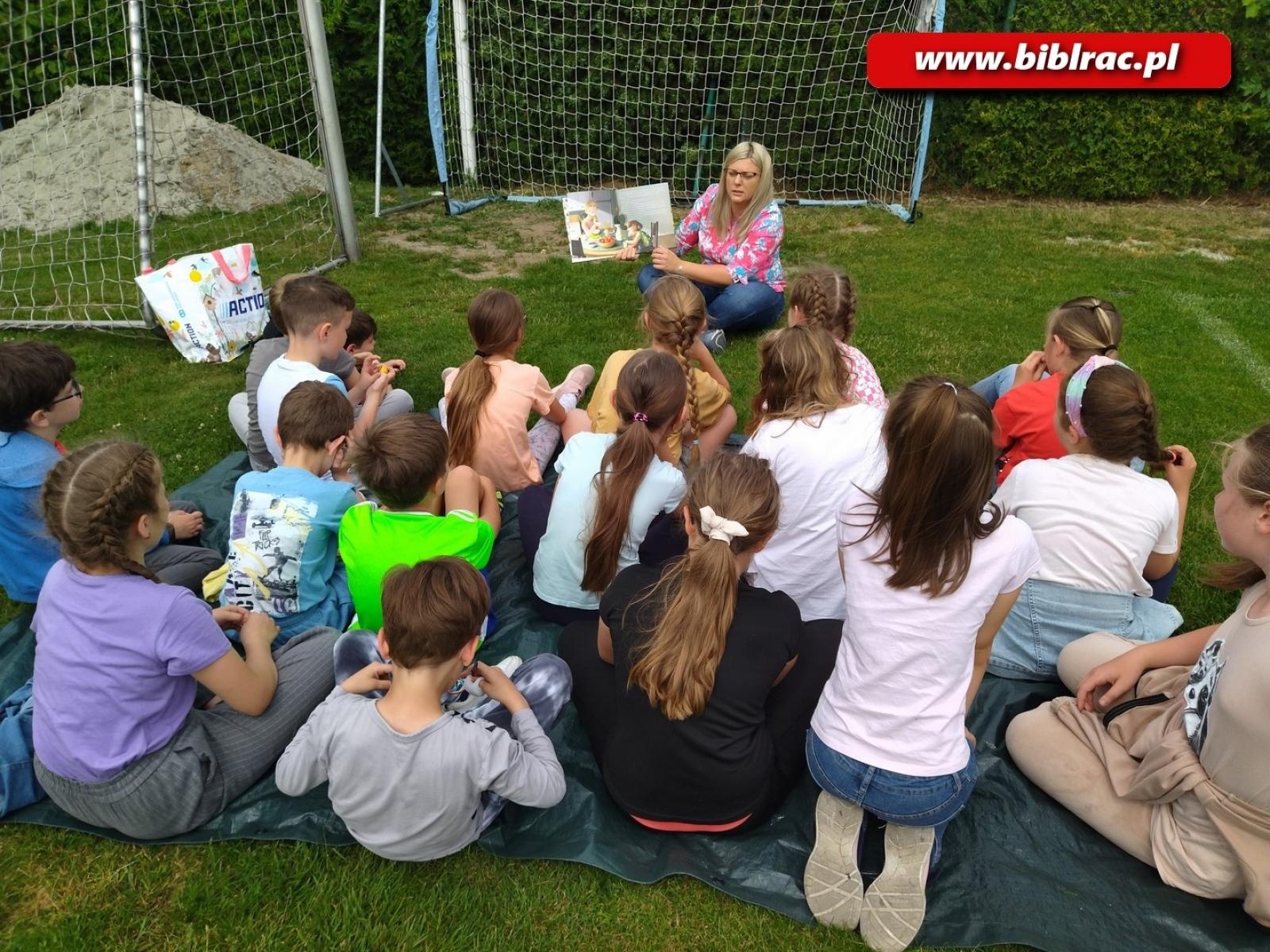 Zdjęcie w galerii na portalu naszraciborz.pl: Ogólnopolski Tydzień Czytania Dzieciom w raciborskiej bibliotece wiadomości z regionu
