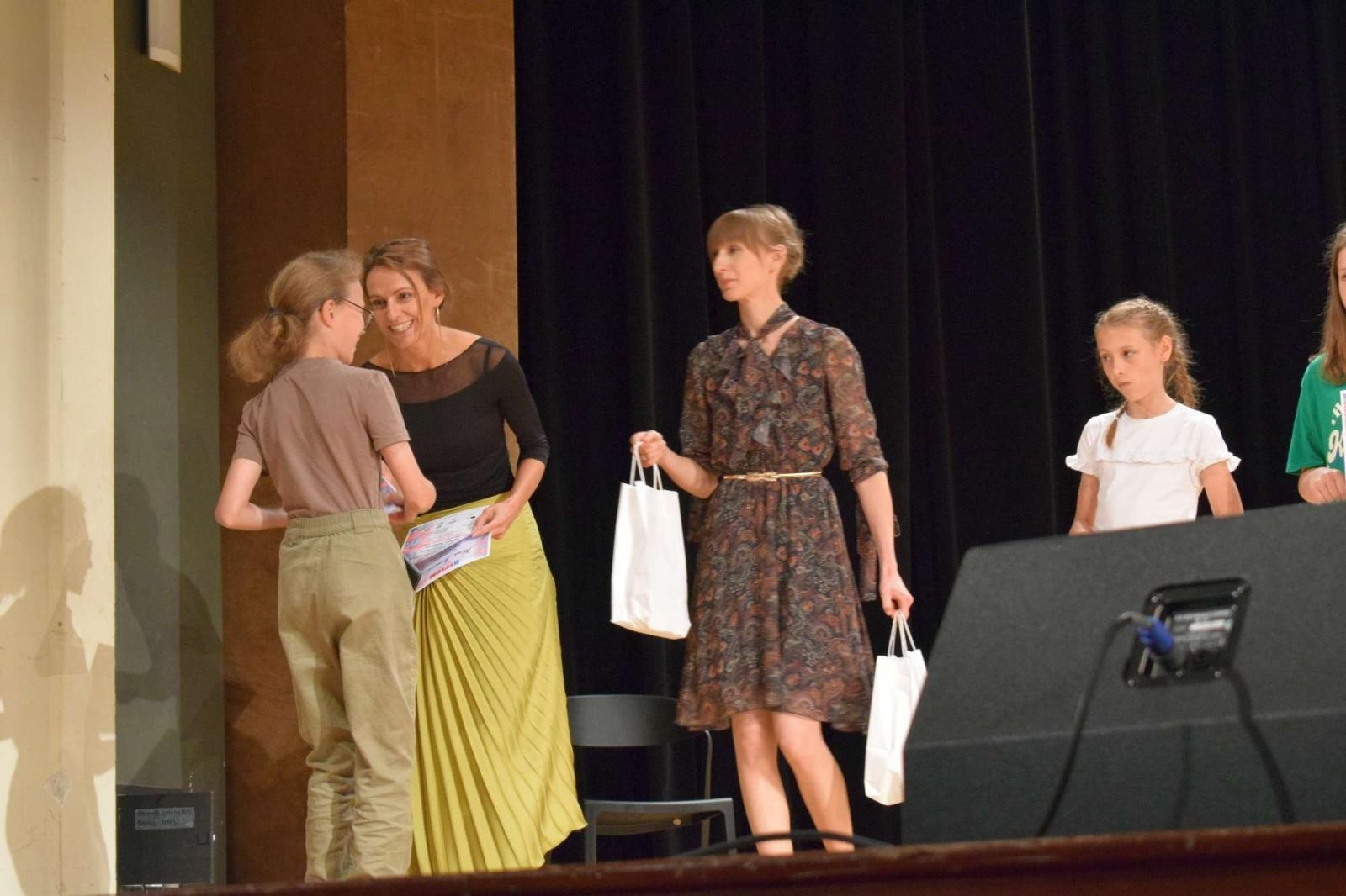 Zdjęcie w galerii na portalu naszraciborz.pl: Gala laureatów XIII Powiatowego Festiwalu Twórczości Artystycznej wiadomości z regionu