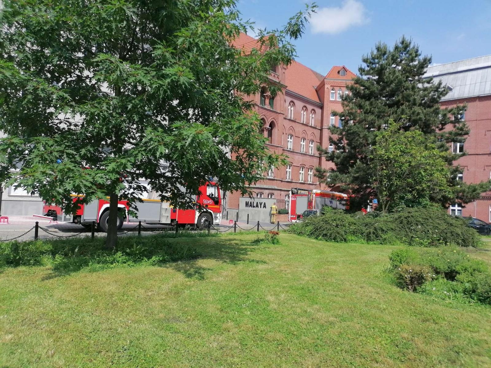 Zdjęcie w galerii na portalu naszraciborz.pl: Groźne znalezisko przy drodze Do zapadłego młyna. Alarm na Jagiełły wiadomości z regionu