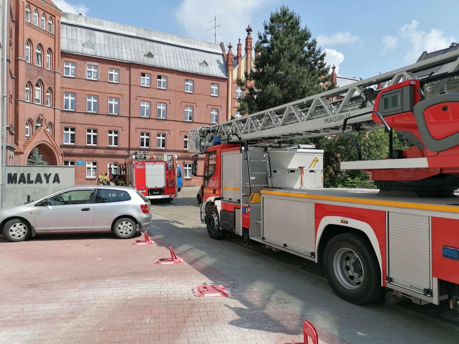 Zdjęcie w galerii na portalu naszraciborz.pl: Groźne znalezisko przy drodze Do zapadłego młyna. Alarm na Jagiełły wiadomości z regionu
