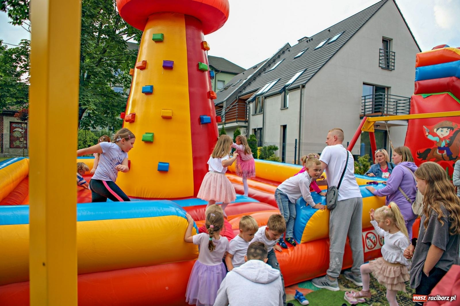 Zdjęcie w galerii na portalu naszraciborz.pl:  II Festyn Rodzinny w Przedszkolu nr 13 [FOTO i WIDEO] wiadomości z regionu