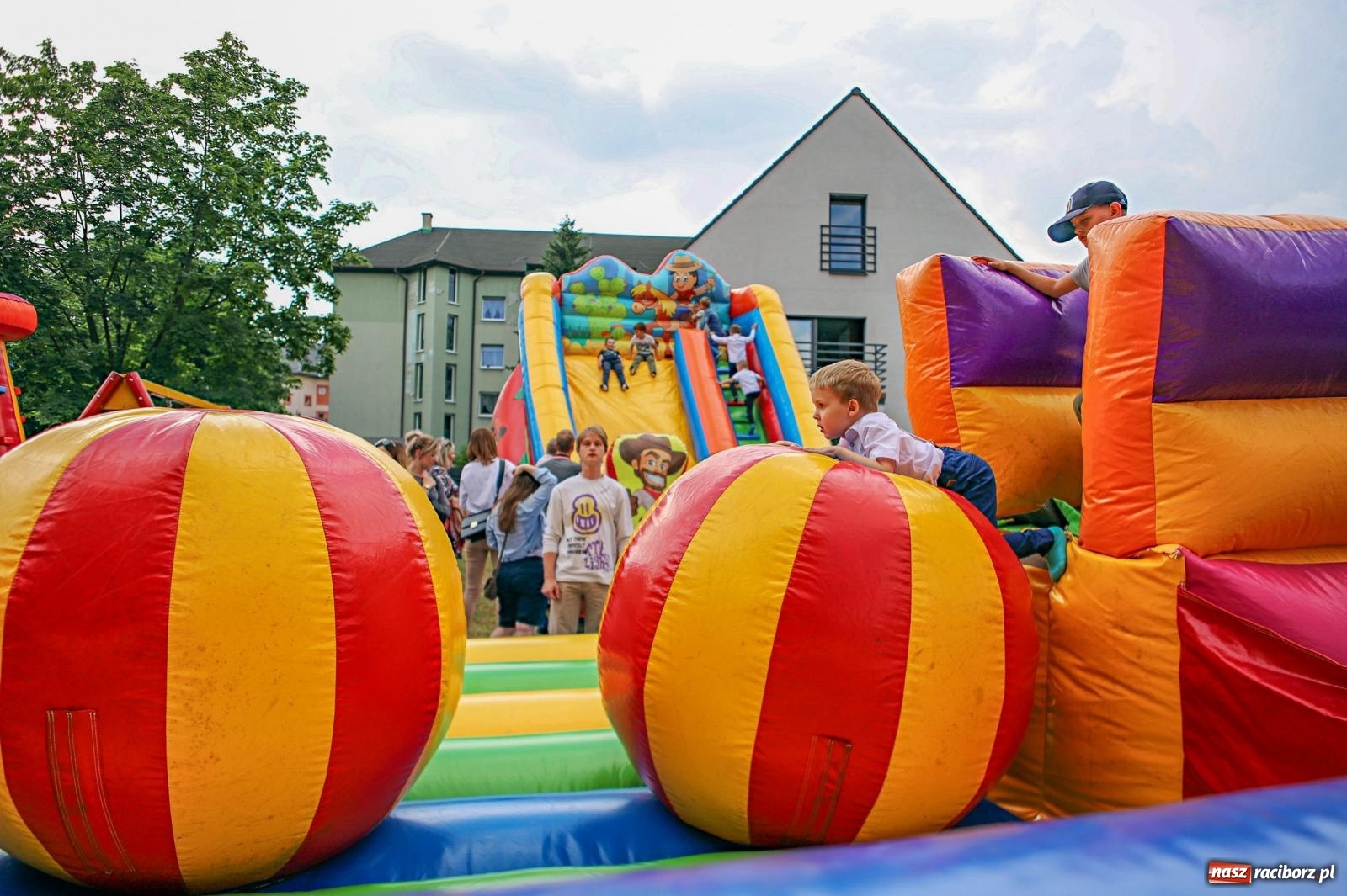 Zdjęcie w galerii na portalu naszraciborz.pl:  II Festyn Rodzinny w Przedszkolu nr 13 [FOTO i WIDEO] wiadomości z regionu