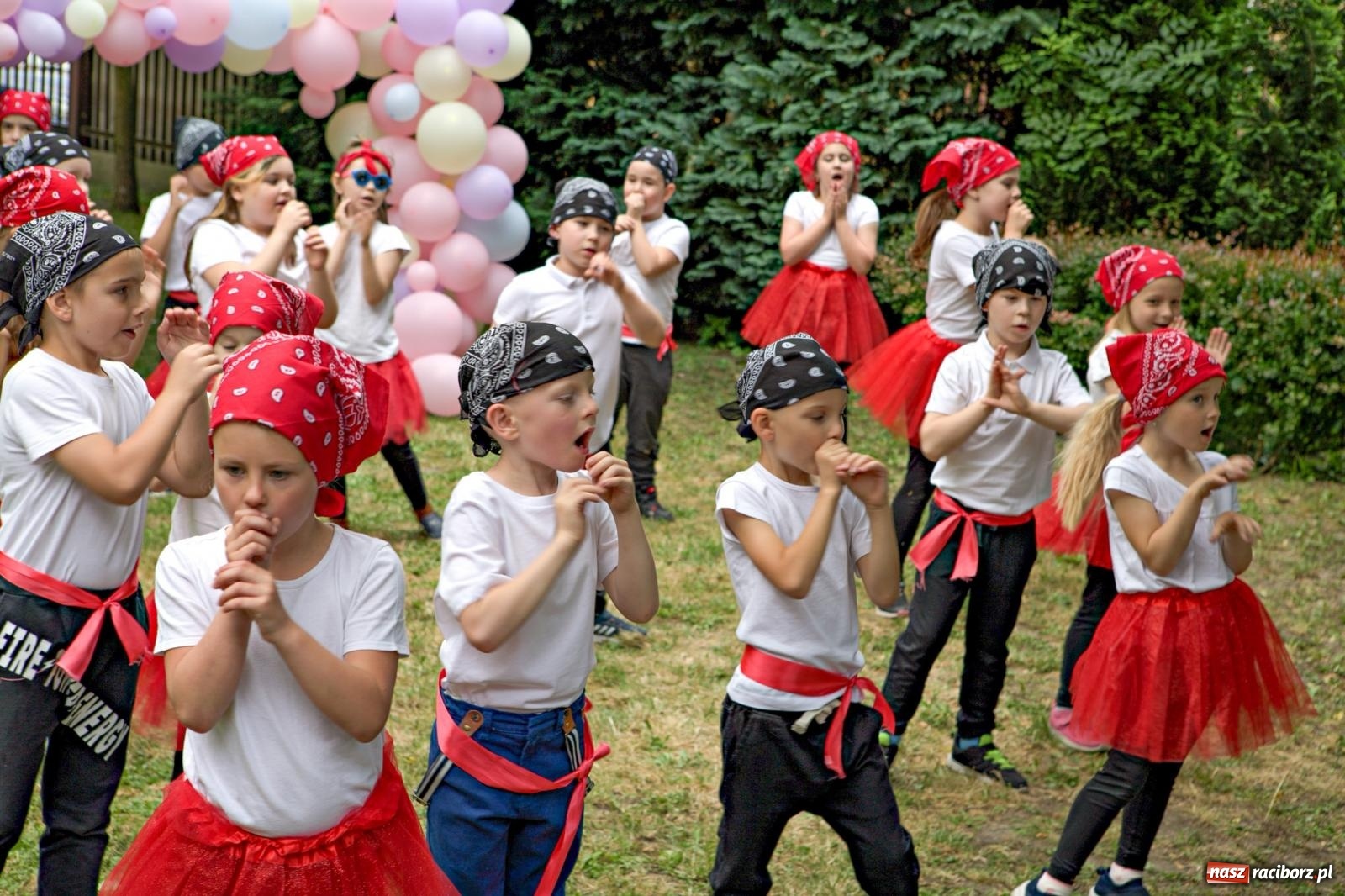 Zdjęcie w galerii na portalu naszraciborz.pl:  II Festyn Rodzinny w Przedszkolu nr 13 [FOTO i WIDEO] wiadomości z regionu