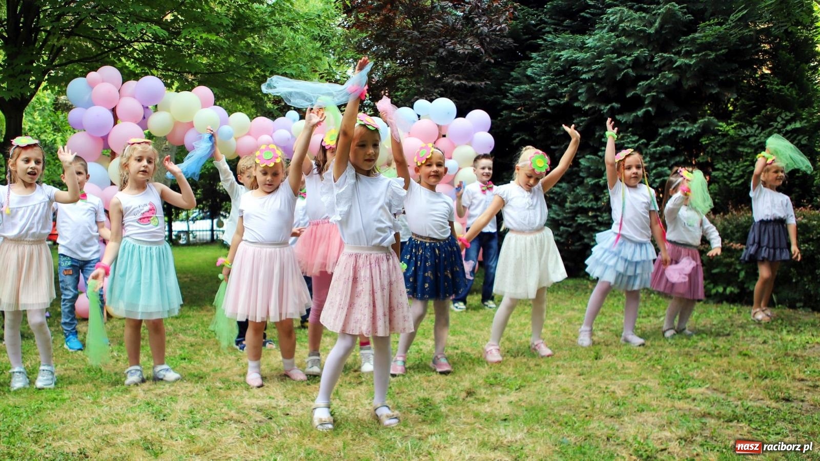 Zdjęcie w galerii na portalu naszraciborz.pl:  II Festyn Rodzinny w Przedszkolu nr 13 [FOTO i WIDEO] wiadomości z regionu