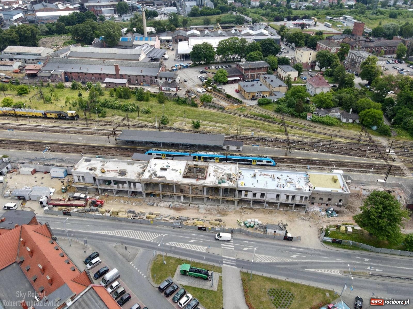 Zdjęcie w galerii na portalu naszraciborz.pl: Stary i nowy dworzec. Porównajcie zdjęcia lotnicze! wiadomości z regionu