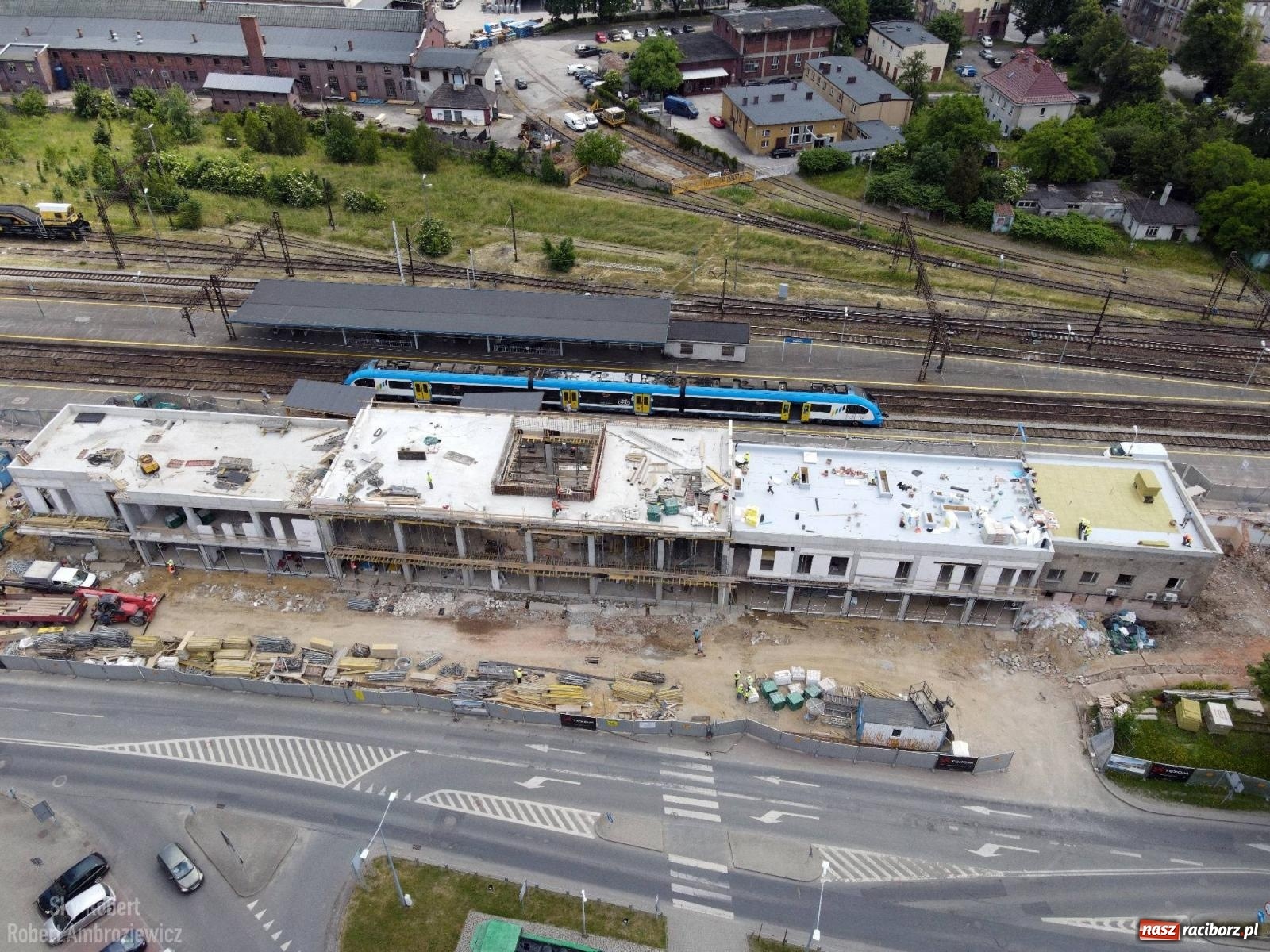 Zdjęcie w galerii na portalu naszraciborz.pl: Stary i nowy dworzec. Porównajcie zdjęcia lotnicze! wiadomości z regionu