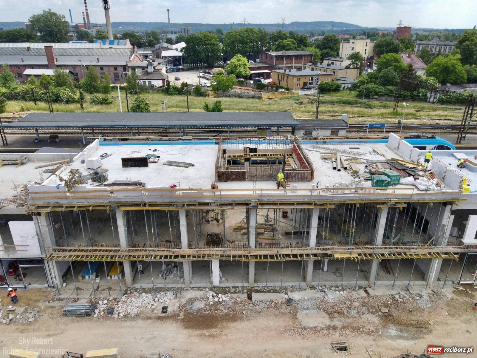Zdjęcie w galerii na portalu naszraciborz.pl: Stary i nowy dworzec. Porównajcie zdjęcia lotnicze! wiadomości z regionu