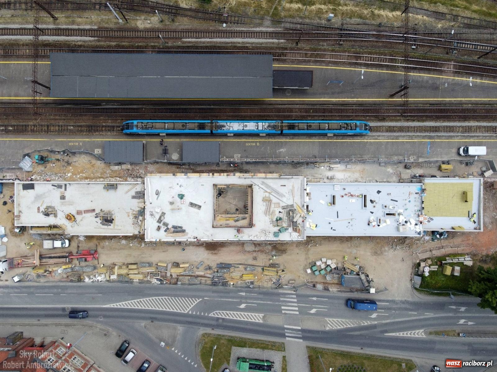 Zdjęcie w galerii na portalu naszraciborz.pl: Stary i nowy dworzec. Porównajcie zdjęcia lotnicze! wiadomości z regionu