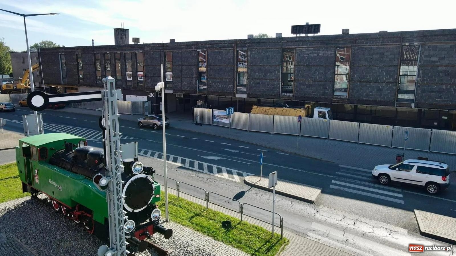 Zdjęcie w galerii na portalu naszraciborz.pl: Stary i nowy dworzec. Porównajcie zdjęcia lotnicze! wiadomości z regionu