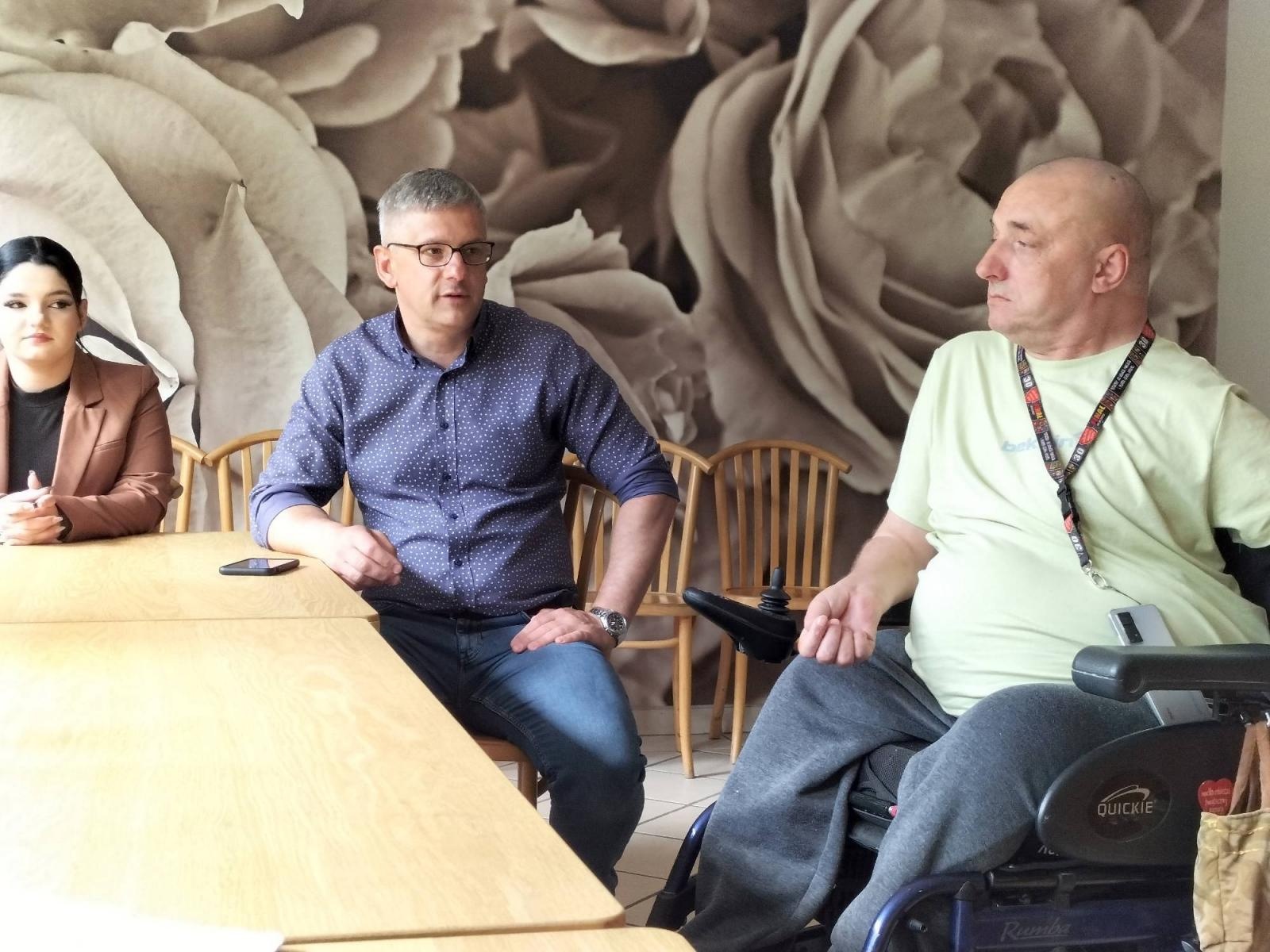 Zdjęcie w galerii na portalu naszraciborz.pl: Jedna decyzja zmienia życie. Klub Strefa i Ośrodek Kuratorski w DPS wiadomości z regionu