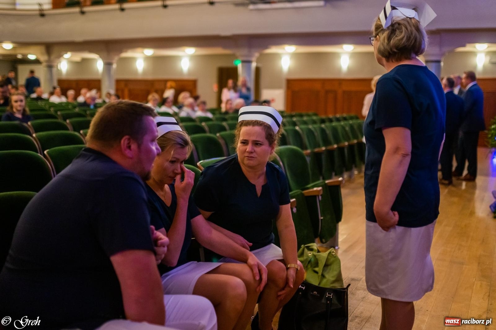 Zdjęcie w galerii na portalu naszraciborz.pl: By zostać pielęgniarką trzeba kochać ludzi. Uroczystość czepkowania studentów ANS w Raciborzu [FOTO i WIDEO] wiadomości z regionu