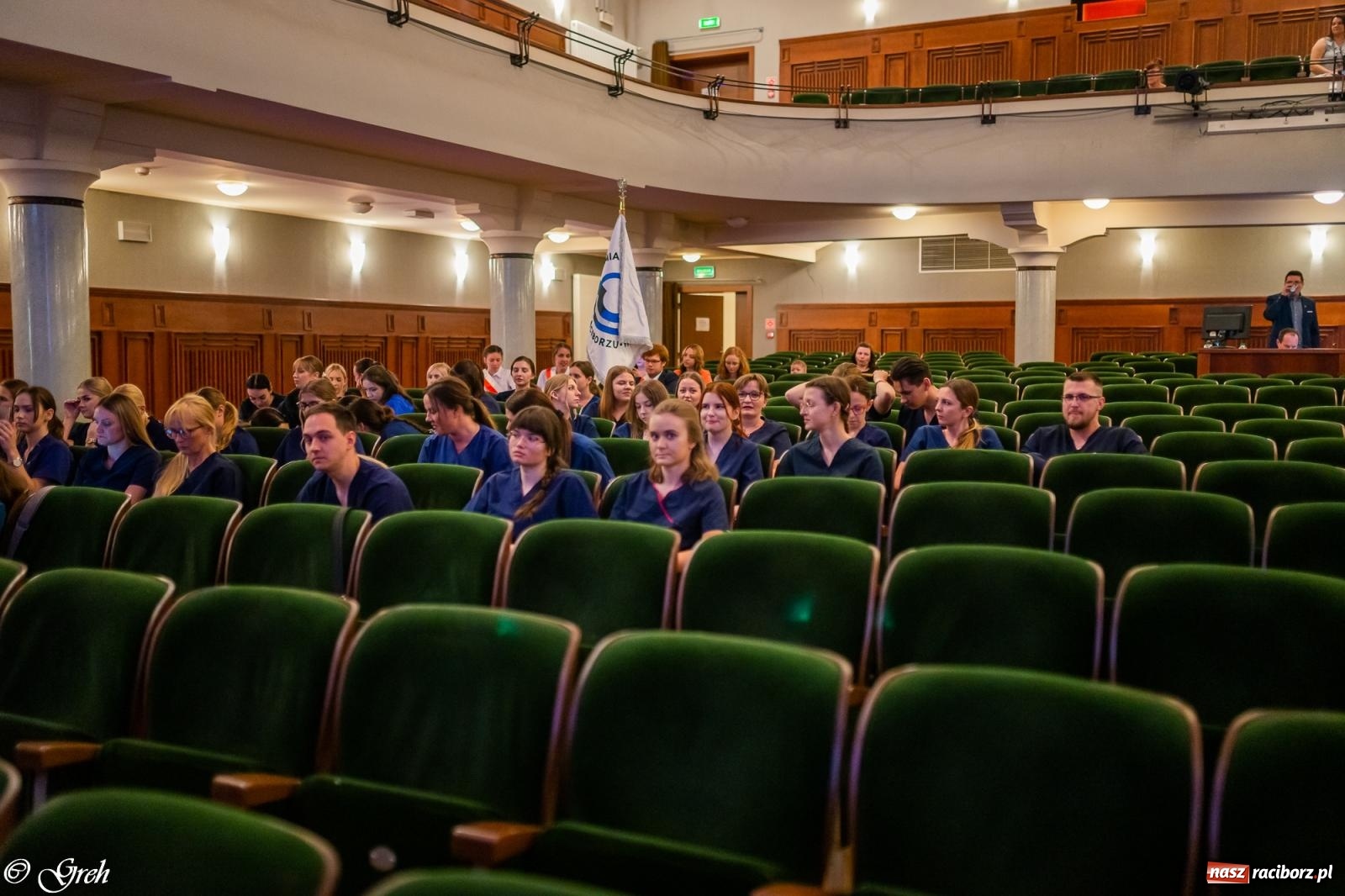 Zdjęcie w galerii na portalu naszraciborz.pl: By zostać pielęgniarką trzeba kochać ludzi. Uroczystość czepkowania studentów ANS w Raciborzu [FOTO i WIDEO] wiadomości z regionu