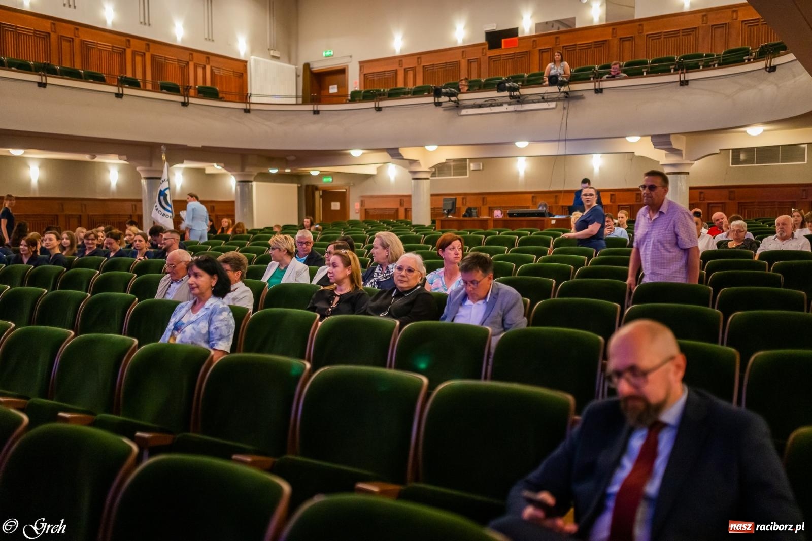 Zdjęcie w galerii na portalu naszraciborz.pl: By zostać pielęgniarką trzeba kochać ludzi. Uroczystość czepkowania studentów ANS w Raciborzu [FOTO i WIDEO] wiadomości z regionu