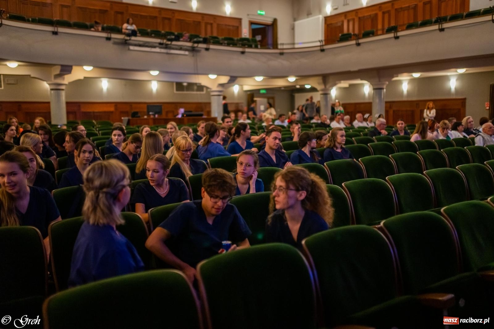 Zdjęcie w galerii na portalu naszraciborz.pl: By zostać pielęgniarką trzeba kochać ludzi. Uroczystość czepkowania studentów ANS w Raciborzu [FOTO i WIDEO] wiadomości z regionu