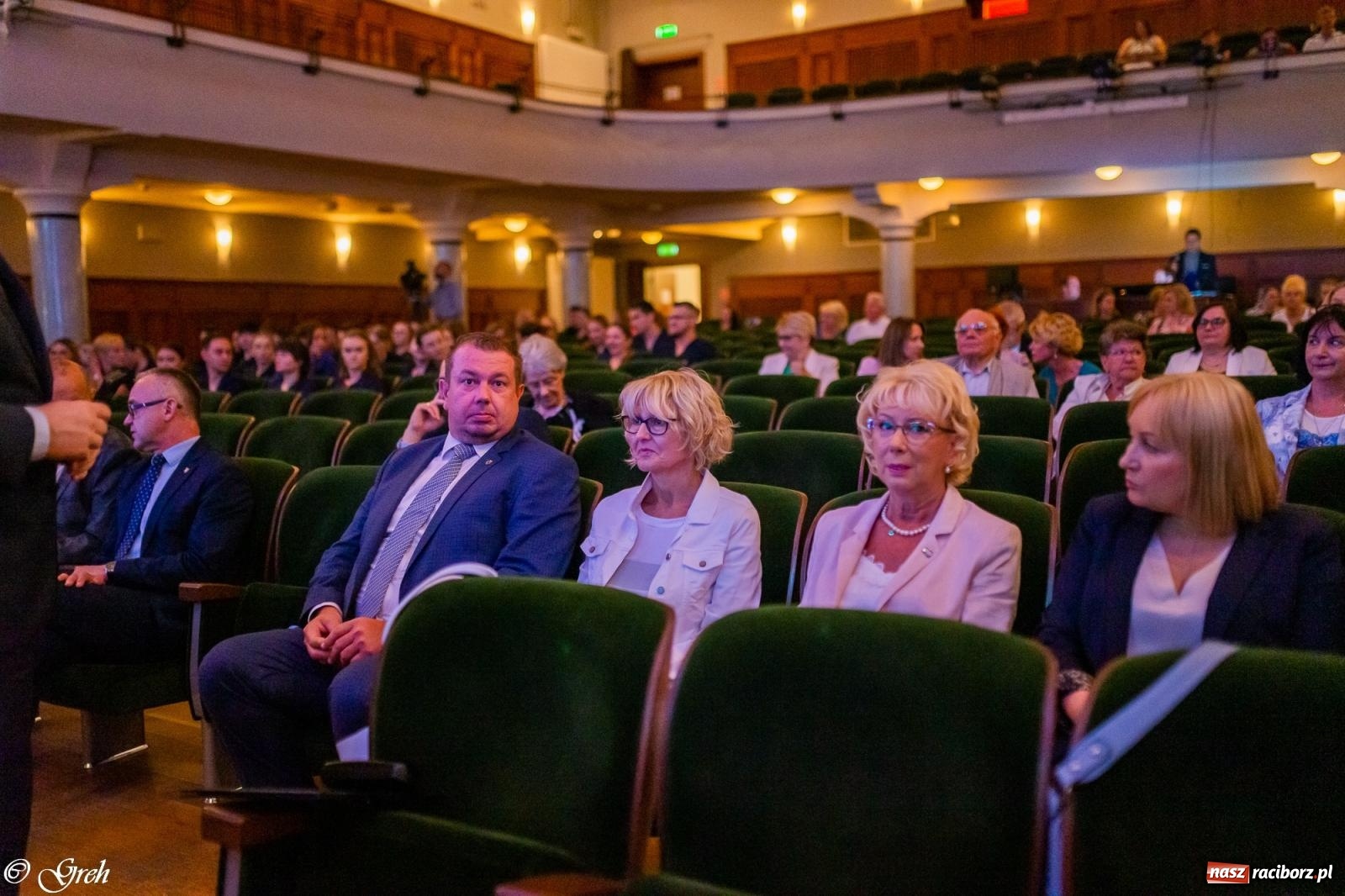 Zdjęcie w galerii na portalu naszraciborz.pl: By zostać pielęgniarką trzeba kochać ludzi. Uroczystość czepkowania studentów ANS w Raciborzu [FOTO i WIDEO] wiadomości z regionu