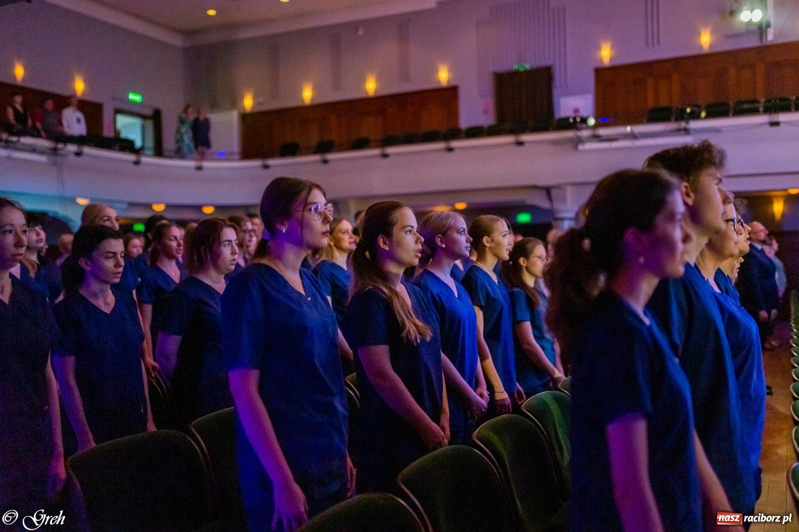 Zdjęcie w galerii na portalu naszraciborz.pl: By zostać pielęgniarką trzeba kochać ludzi. Uroczystość czepkowania studentów ANS w Raciborzu [FOTO i WIDEO] wiadomości z regionu