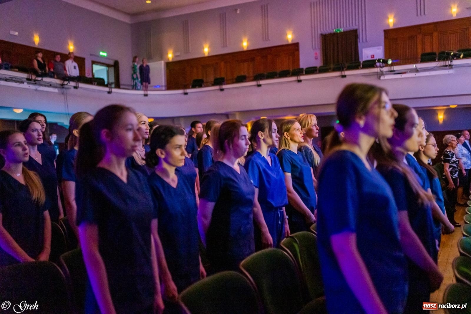 Zdjęcie w galerii na portalu naszraciborz.pl: By zostać pielęgniarką trzeba kochać ludzi. Uroczystość czepkowania studentów ANS w Raciborzu [FOTO i WIDEO] wiadomości z regionu