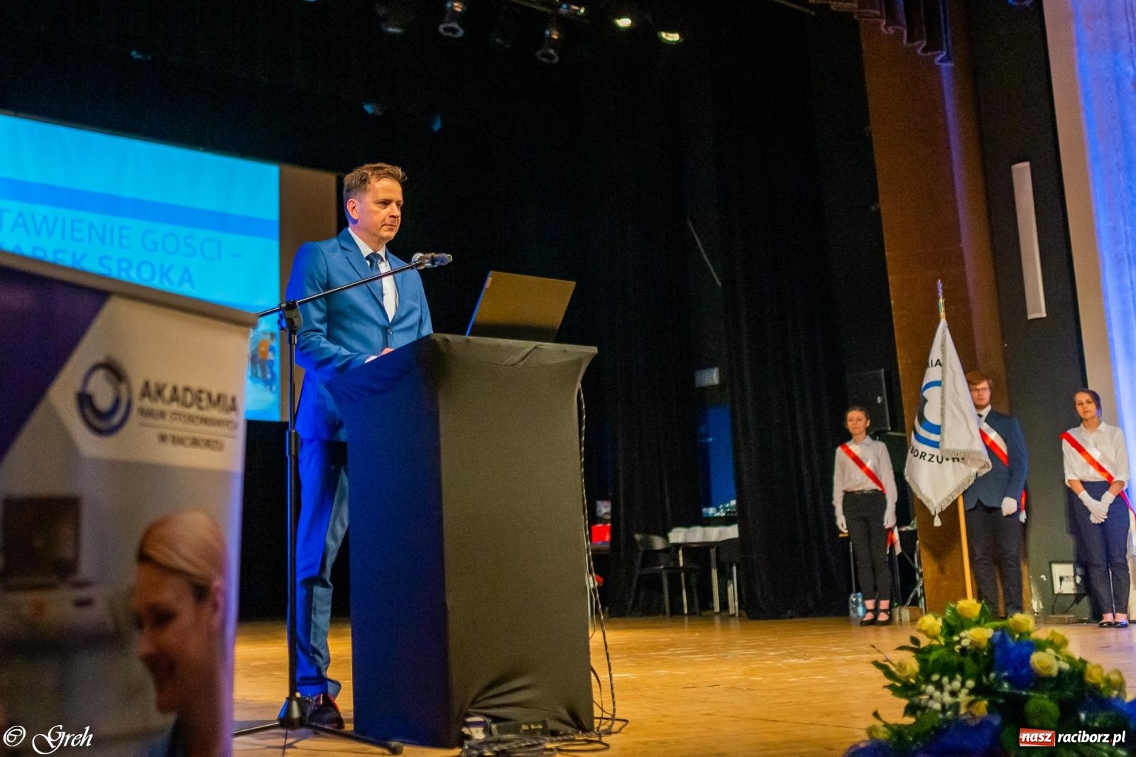 Zdjęcie w galerii na portalu naszraciborz.pl: By zostać pielęgniarką trzeba kochać ludzi. Uroczystość czepkowania studentów ANS w Raciborzu [FOTO i WIDEO] wiadomości z regionu