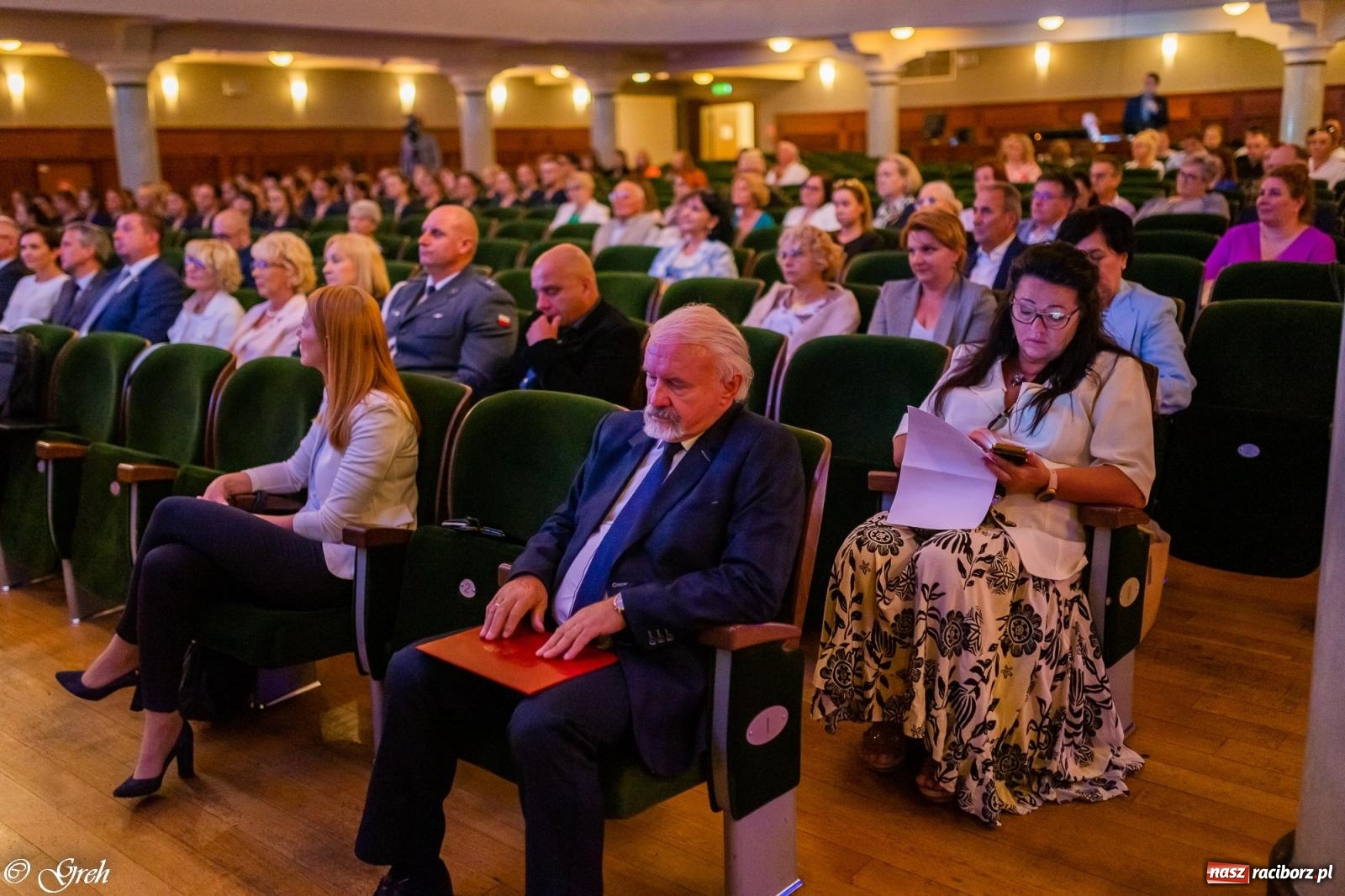 Zdjęcie w galerii na portalu naszraciborz.pl: By zostać pielęgniarką trzeba kochać ludzi. Uroczystość czepkowania studentów ANS w Raciborzu [FOTO i WIDEO] wiadomości z regionu