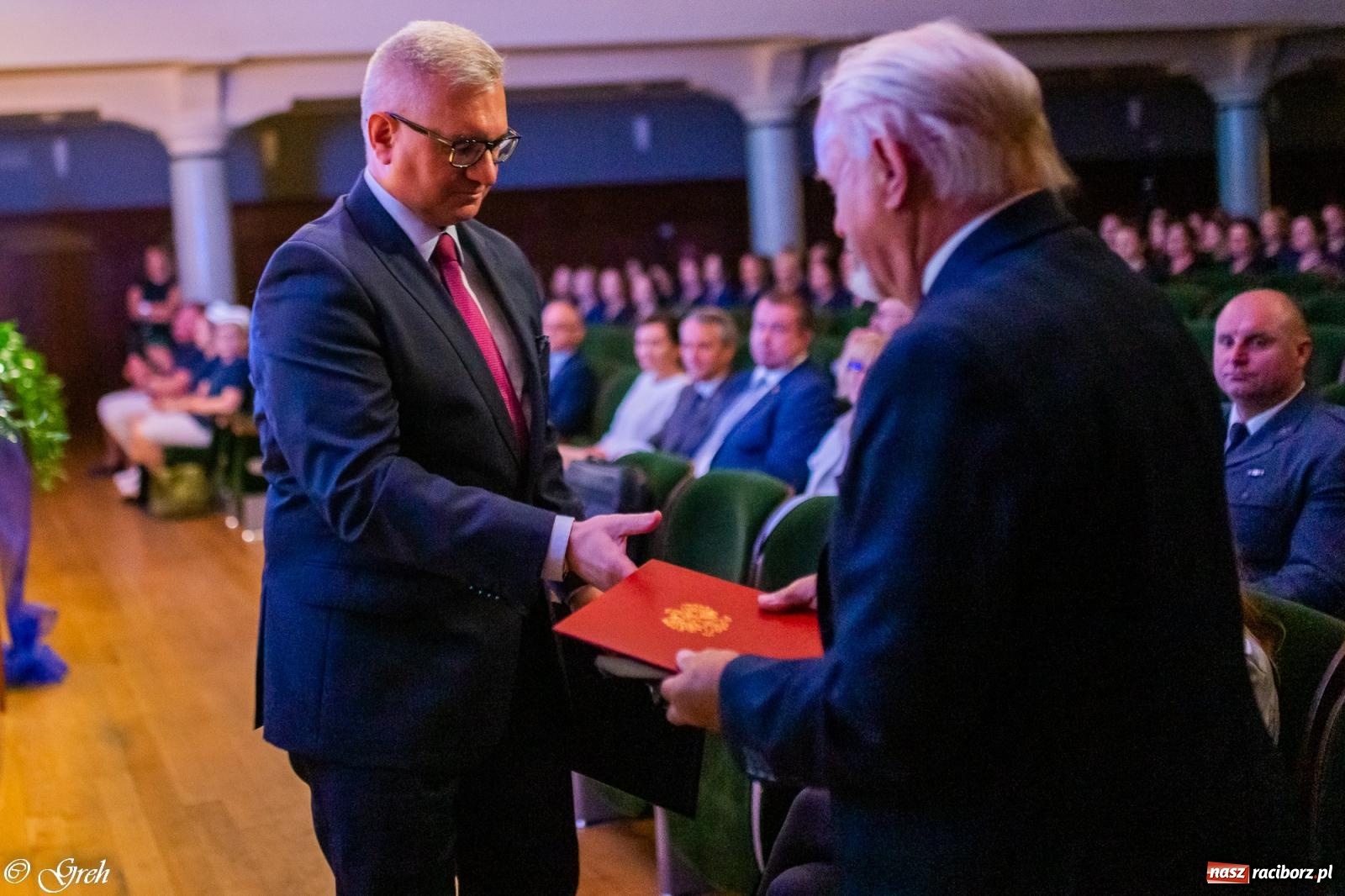 Zdjęcie w galerii na portalu naszraciborz.pl: By zostać pielęgniarką trzeba kochać ludzi. Uroczystość czepkowania studentów ANS w Raciborzu [FOTO i WIDEO] wiadomości z regionu