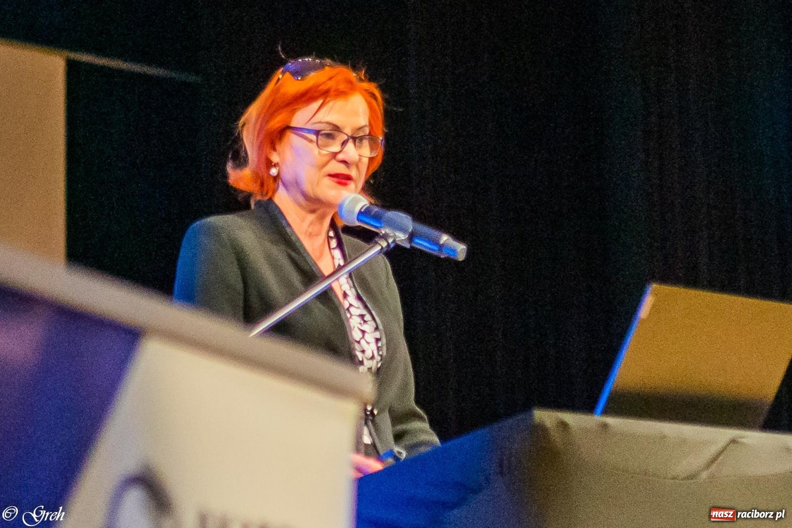 Zdjęcie w galerii na portalu naszraciborz.pl: By zostać pielęgniarką trzeba kochać ludzi. Uroczystość czepkowania studentów ANS w Raciborzu [FOTO i WIDEO] wiadomości z regionu