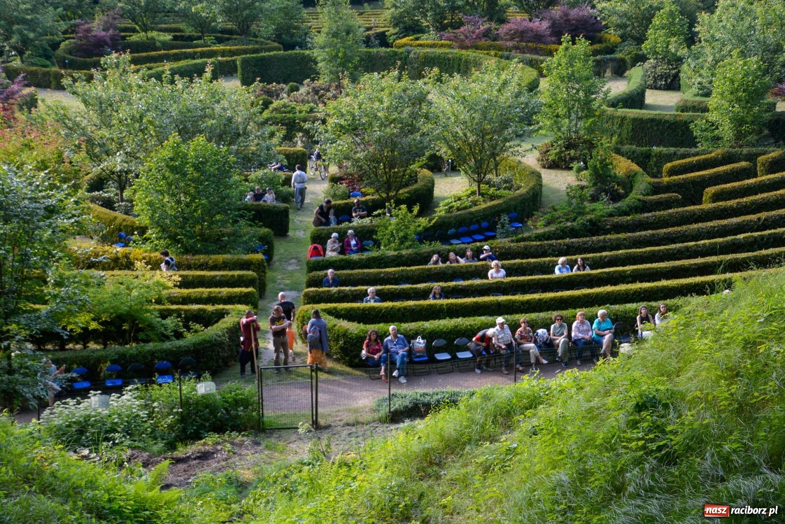 Zdjęcie w galerii na portalu naszraciborz.pl: Amber & Silk project w Zaczarowanym Ogrodzie - spotkanie dwóch kultur i Tai Chi wiadomości z regionu