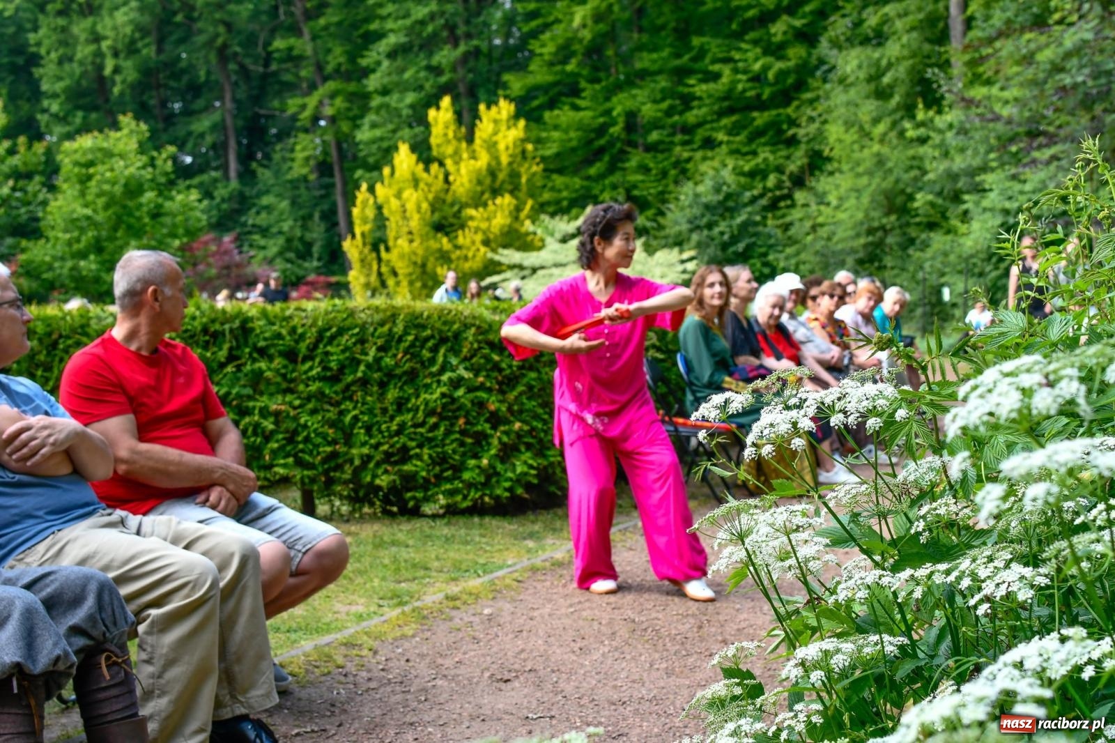 Zdjęcie w galerii na portalu naszraciborz.pl: Amber & Silk project w Zaczarowanym Ogrodzie - spotkanie dwóch kultur i Tai Chi wiadomości z regionu