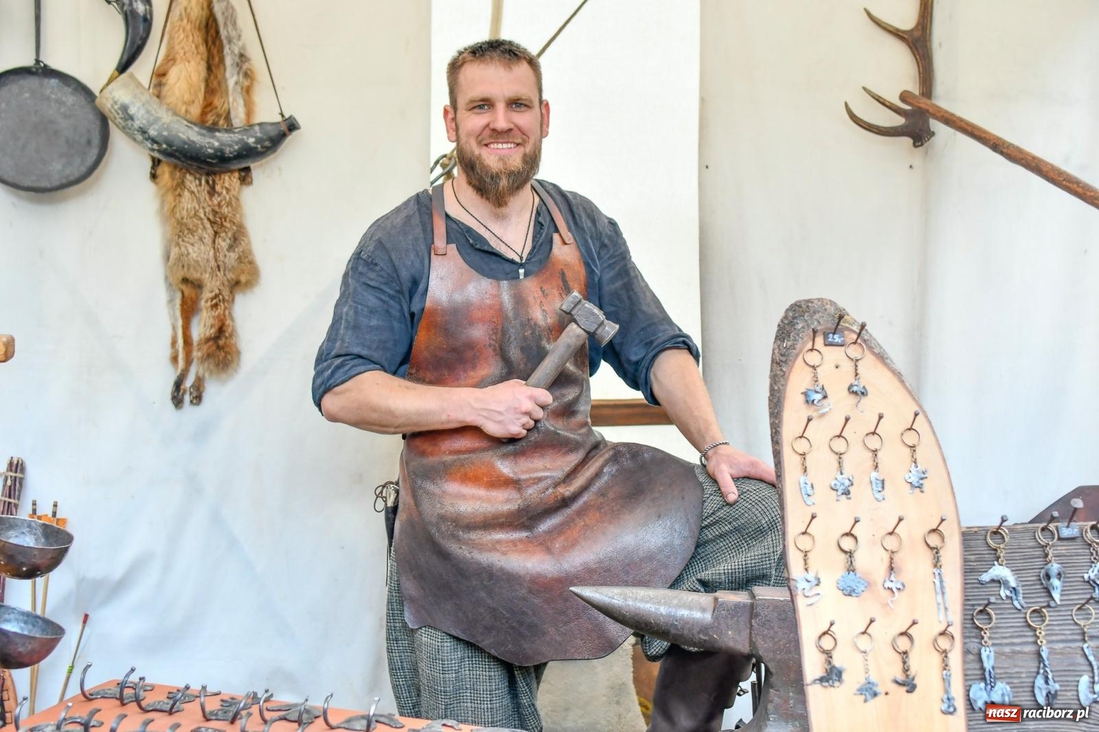 Zdjęcie w galerii na portalu naszraciborz.pl: Gród pod Oborą tętni życiem. Ruszył festiwal średniowieczny [FOTO i WIDEO] wiadomości z regionu