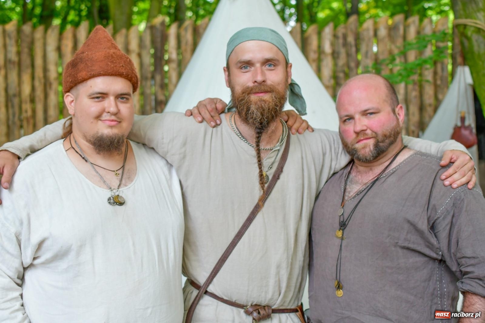 Zdjęcie w galerii na portalu naszraciborz.pl: Gród pod Oborą tętni życiem. Ruszył festiwal średniowieczny [FOTO i WIDEO] wiadomości z regionu