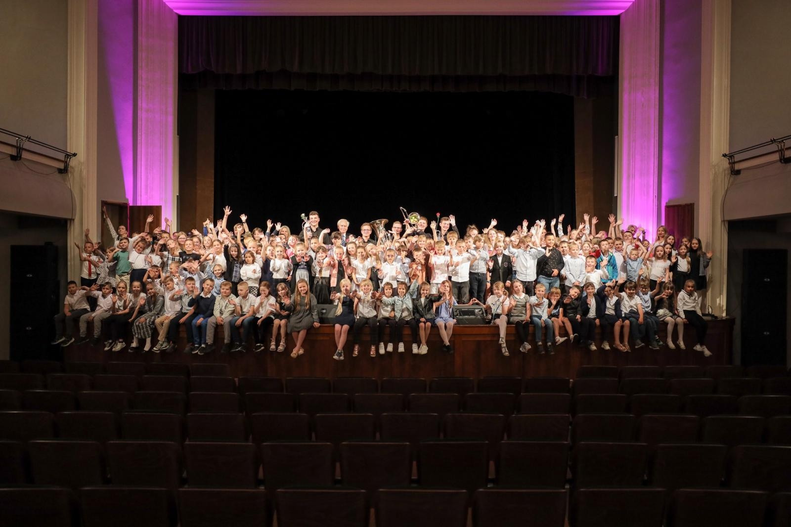 Zdjęcie w galerii na portalu naszraciborz.pl: Mocny akcent na zakończenie koncertów umuzykalniających wiadomości z regionu