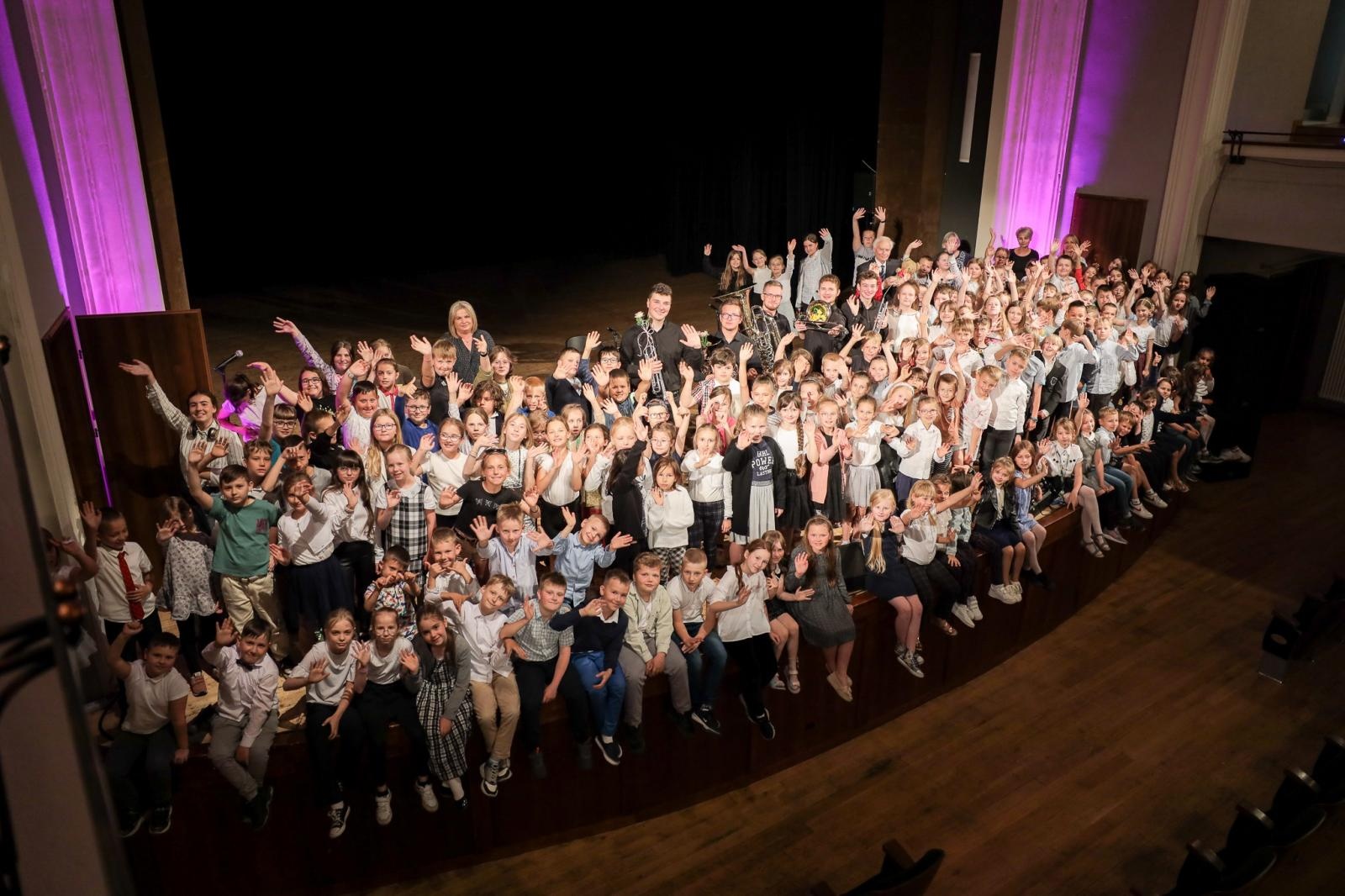 Zdjęcie w galerii na portalu naszraciborz.pl: Mocny akcent na zakończenie koncertów umuzykalniających wiadomości z regionu