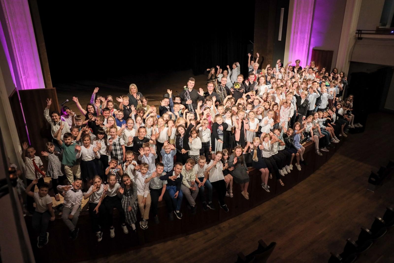 Zdjęcie w galerii na portalu naszraciborz.pl: Mocny akcent na zakończenie koncertów umuzykalniających wiadomości z regionu