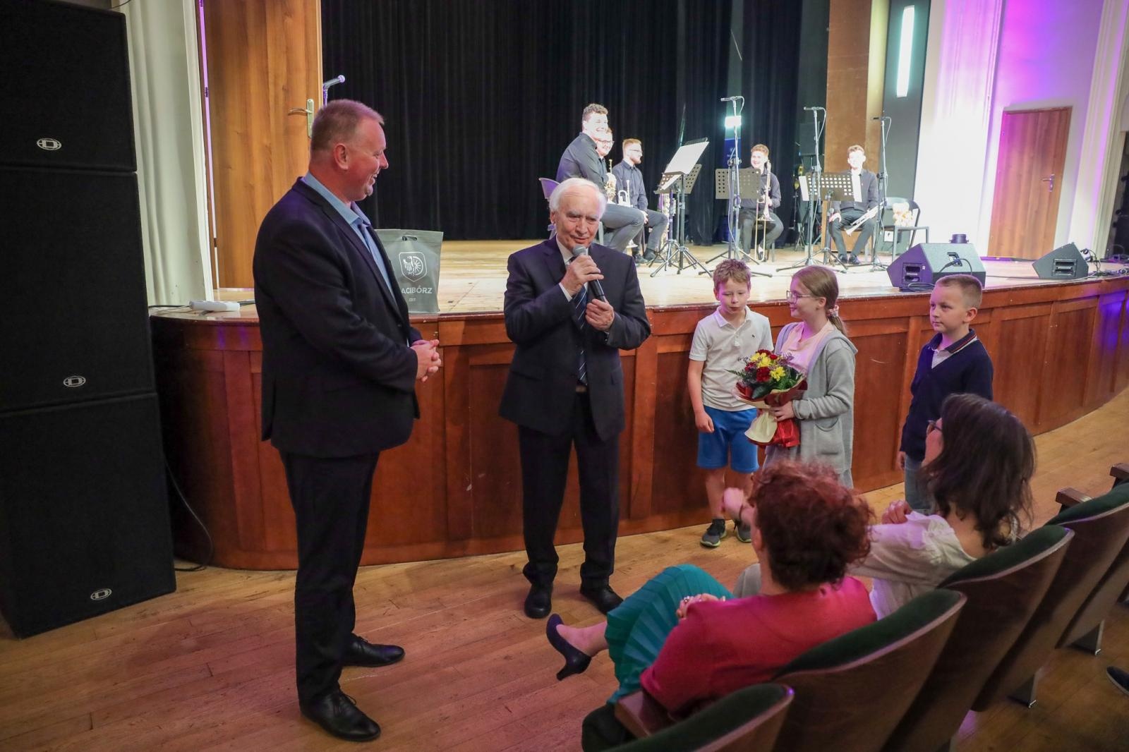 Zdjęcie w galerii na portalu naszraciborz.pl: Mocny akcent na zakończenie koncertów umuzykalniających wiadomości z regionu